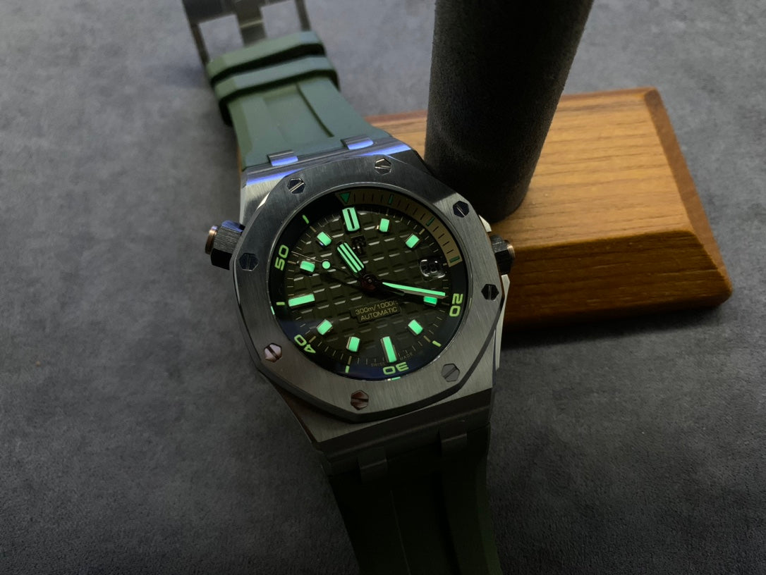 Grüne 42-mm-Automatik-Taucheruhr