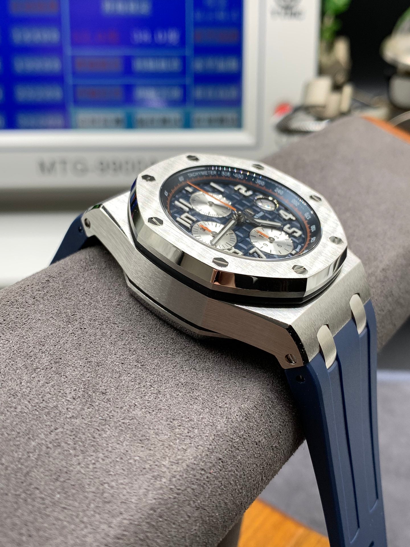 Blauer 44-mm-Chronographen-Sportuhren