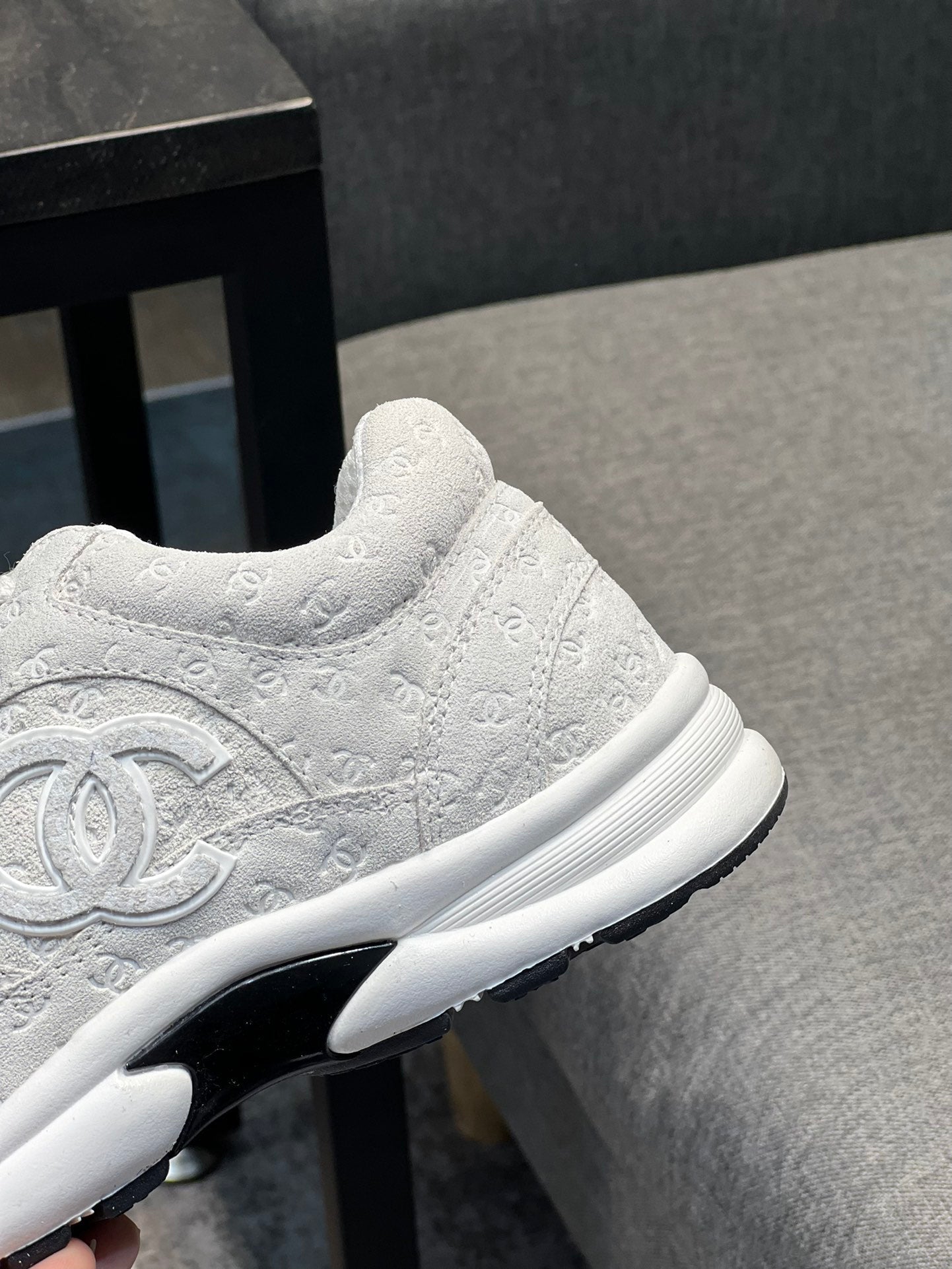 Zapatillas de ante y malla de primera calidad