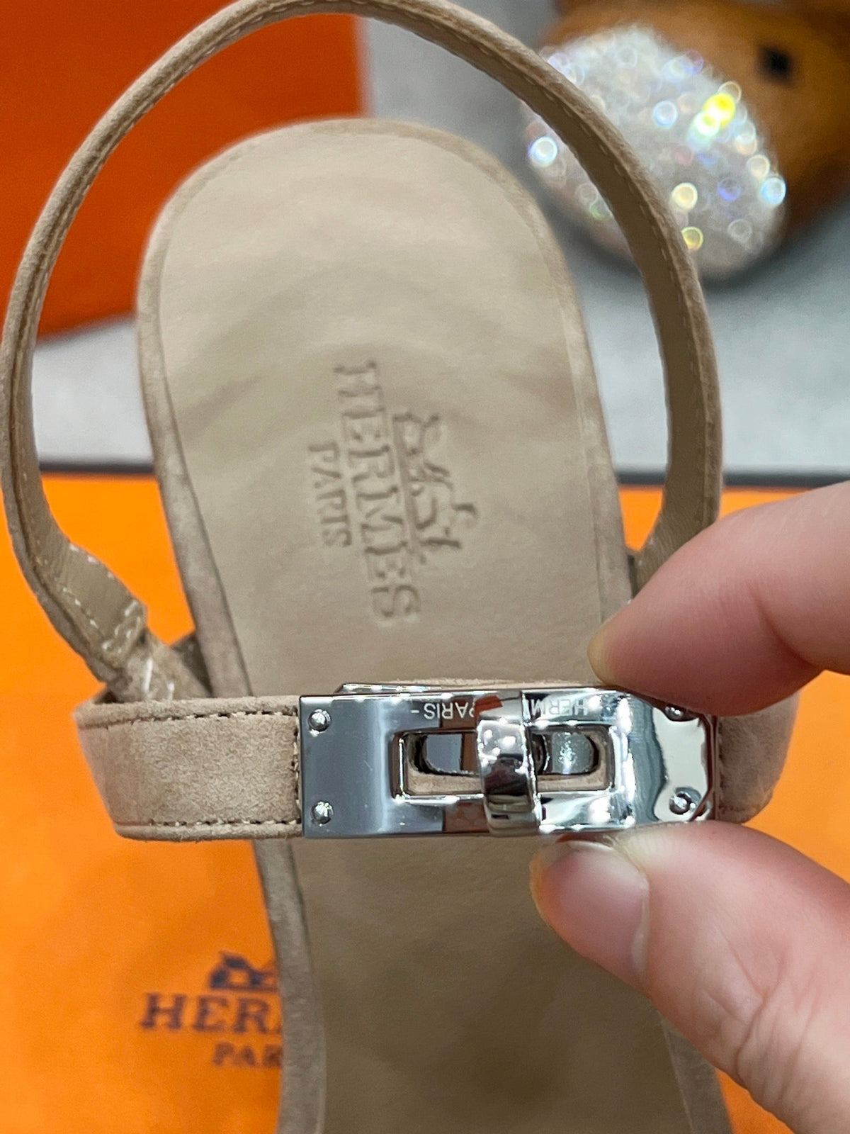 Wildleder-Sandalen Kelly mit Schnalle