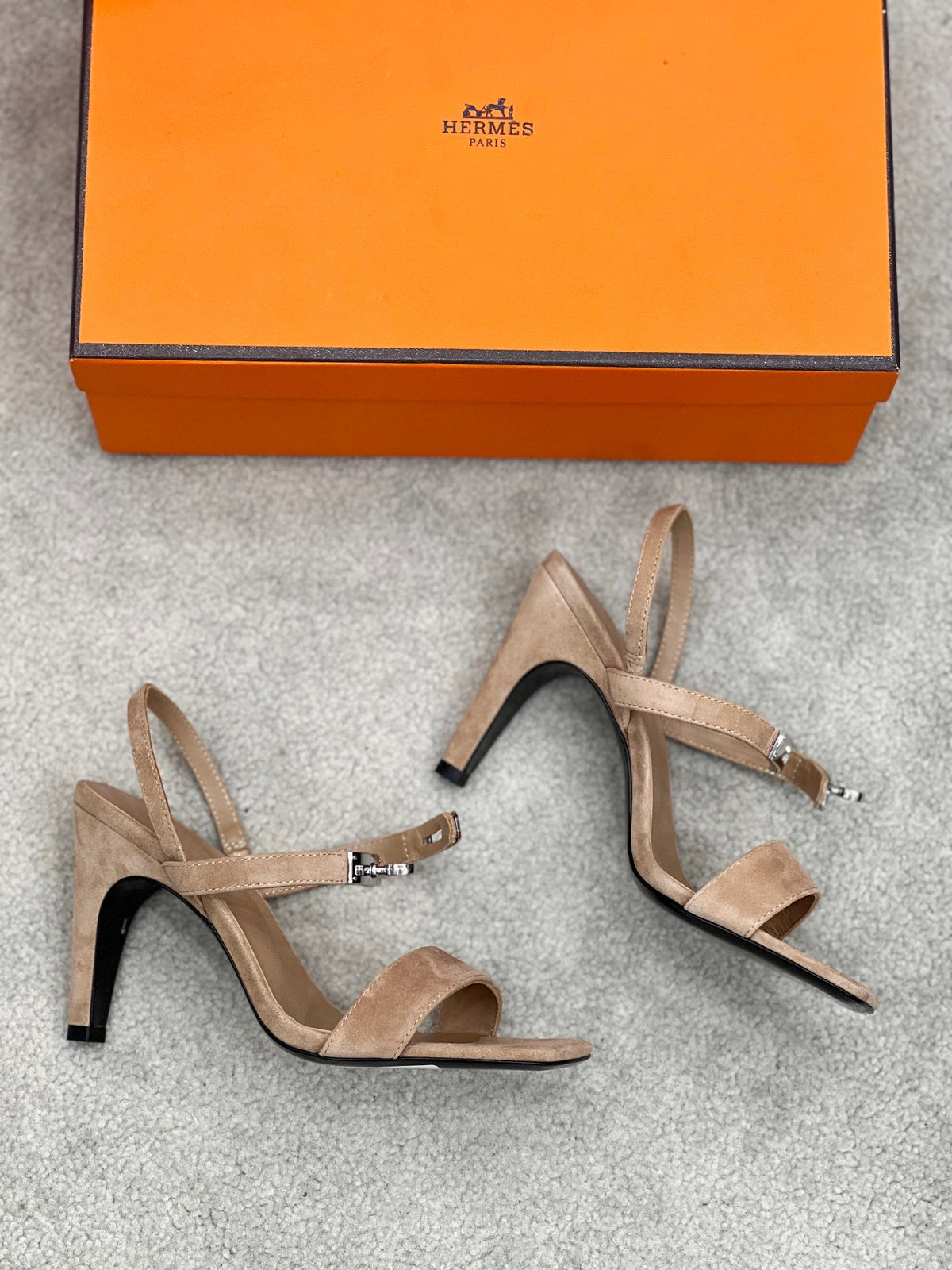 Wildleder-Sandalen Kelly mit Schnalle