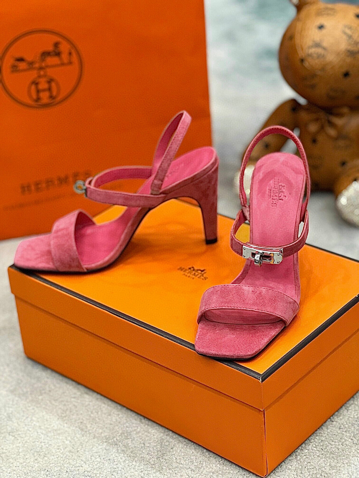 Kelly Wildleder-Sandalen mit Schnalle