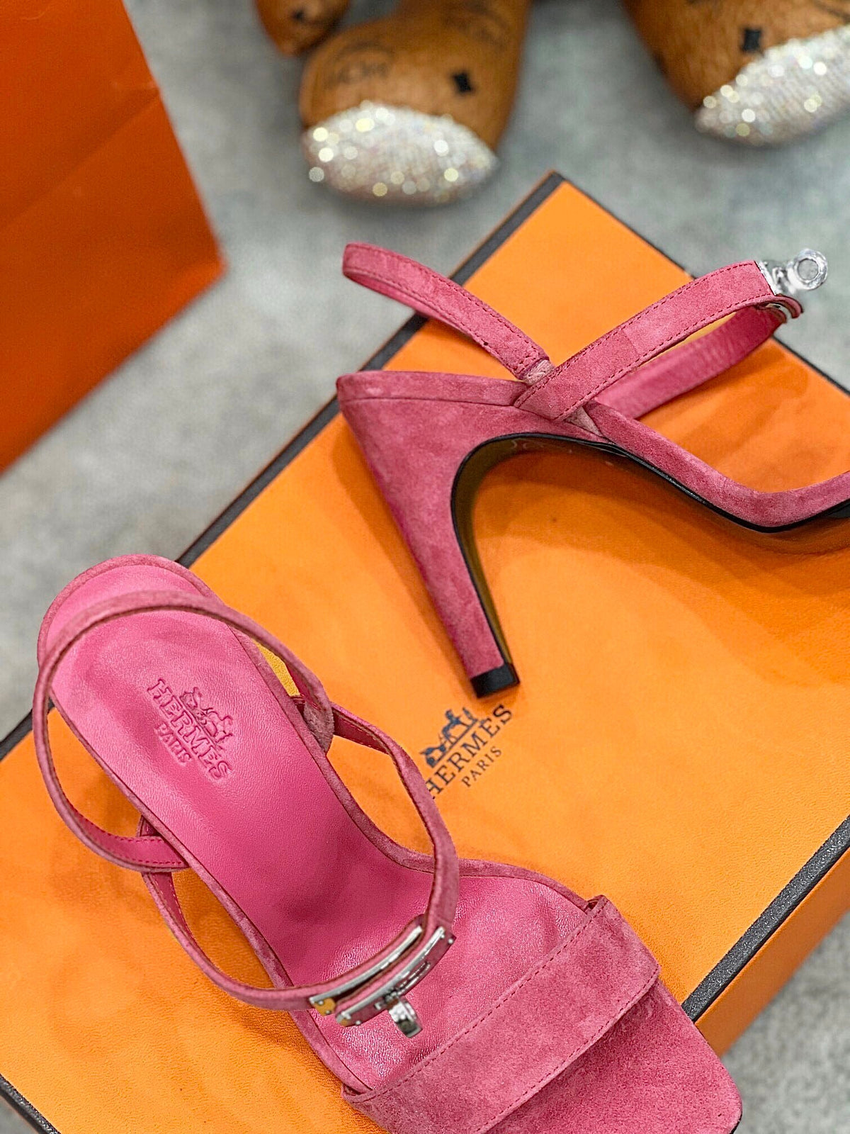 Kelly Wildleder-Sandalen mit Schnalle