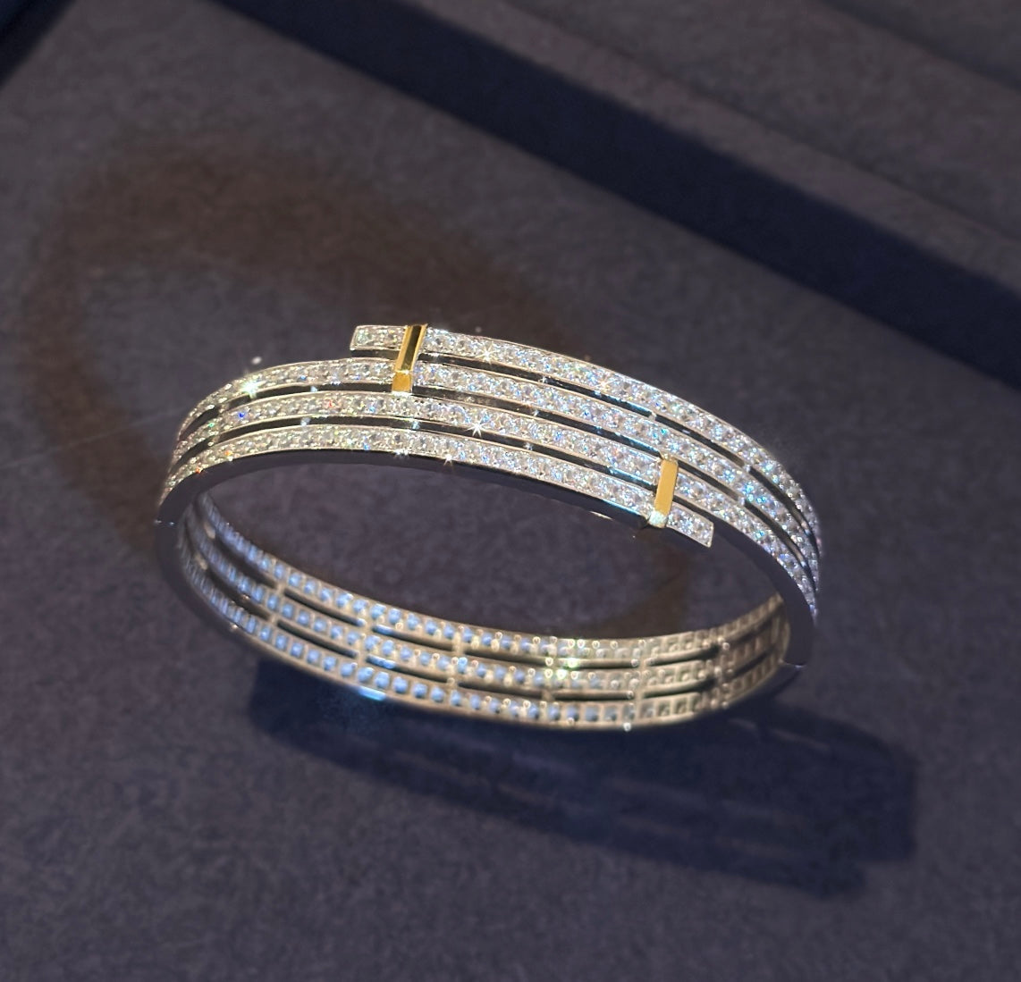 Zweifarbige Diamantarmband
