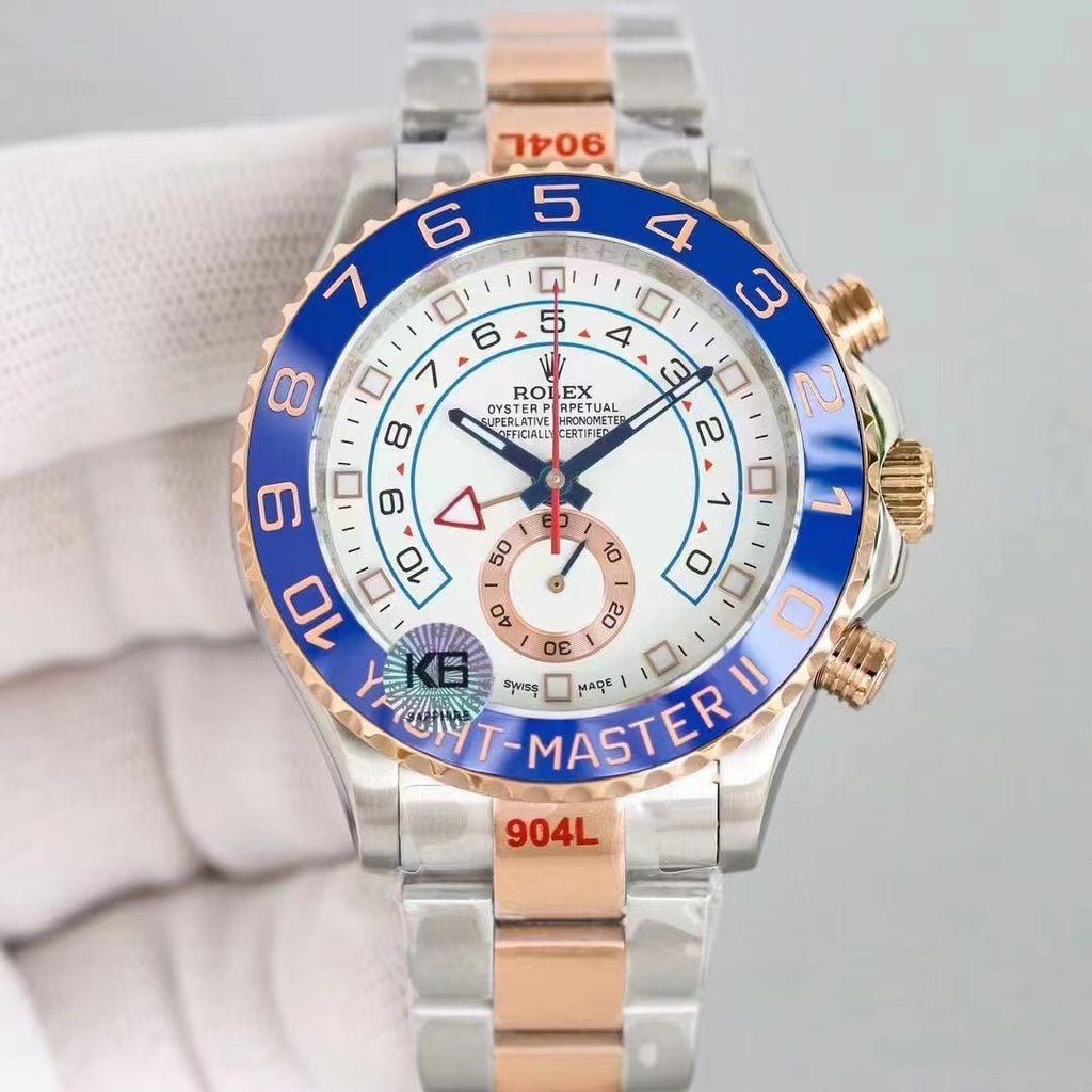 Automatikuhr mit 44 mm blauer Keramiklünette