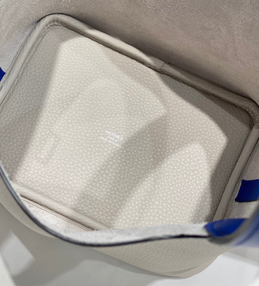 Beuteltasche aus gewachstem Gabardine