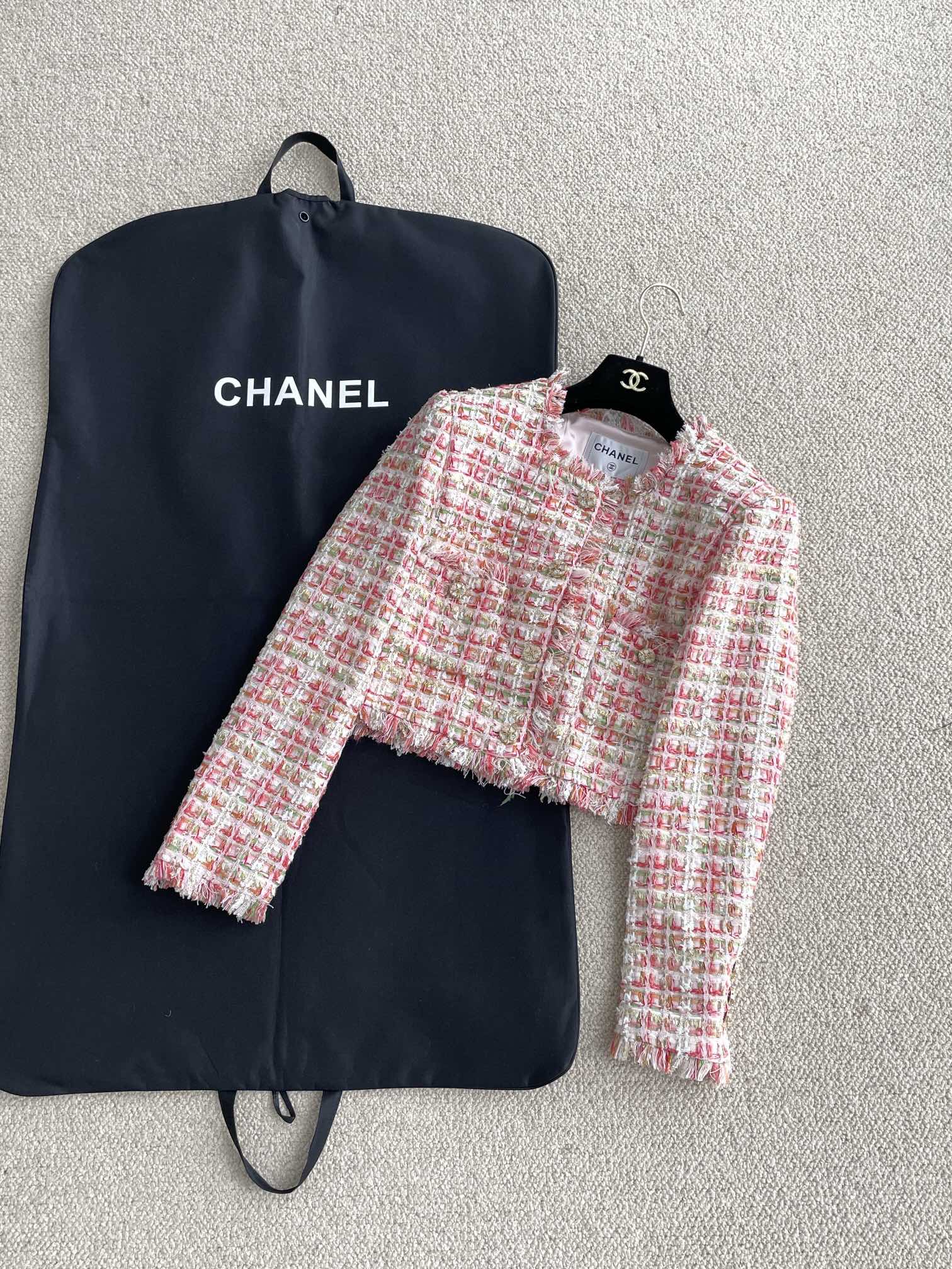 Short tweed jacket