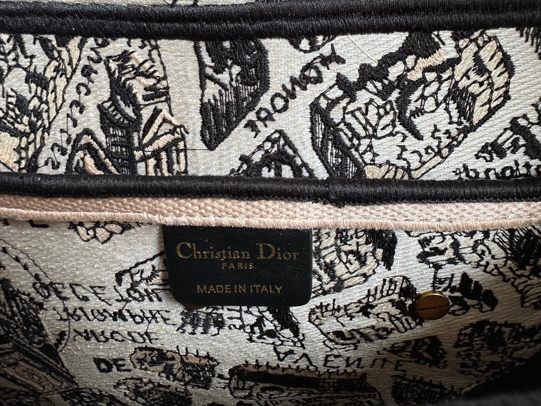 Bolso de hombro bordado de mezclilla negra con flecos – 25,5 cm