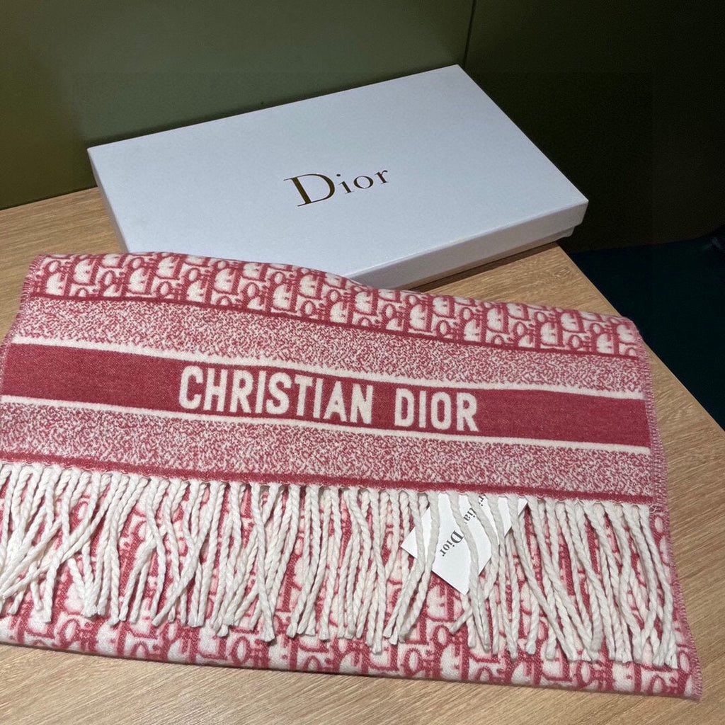 Classic jacquard cashmere scarf