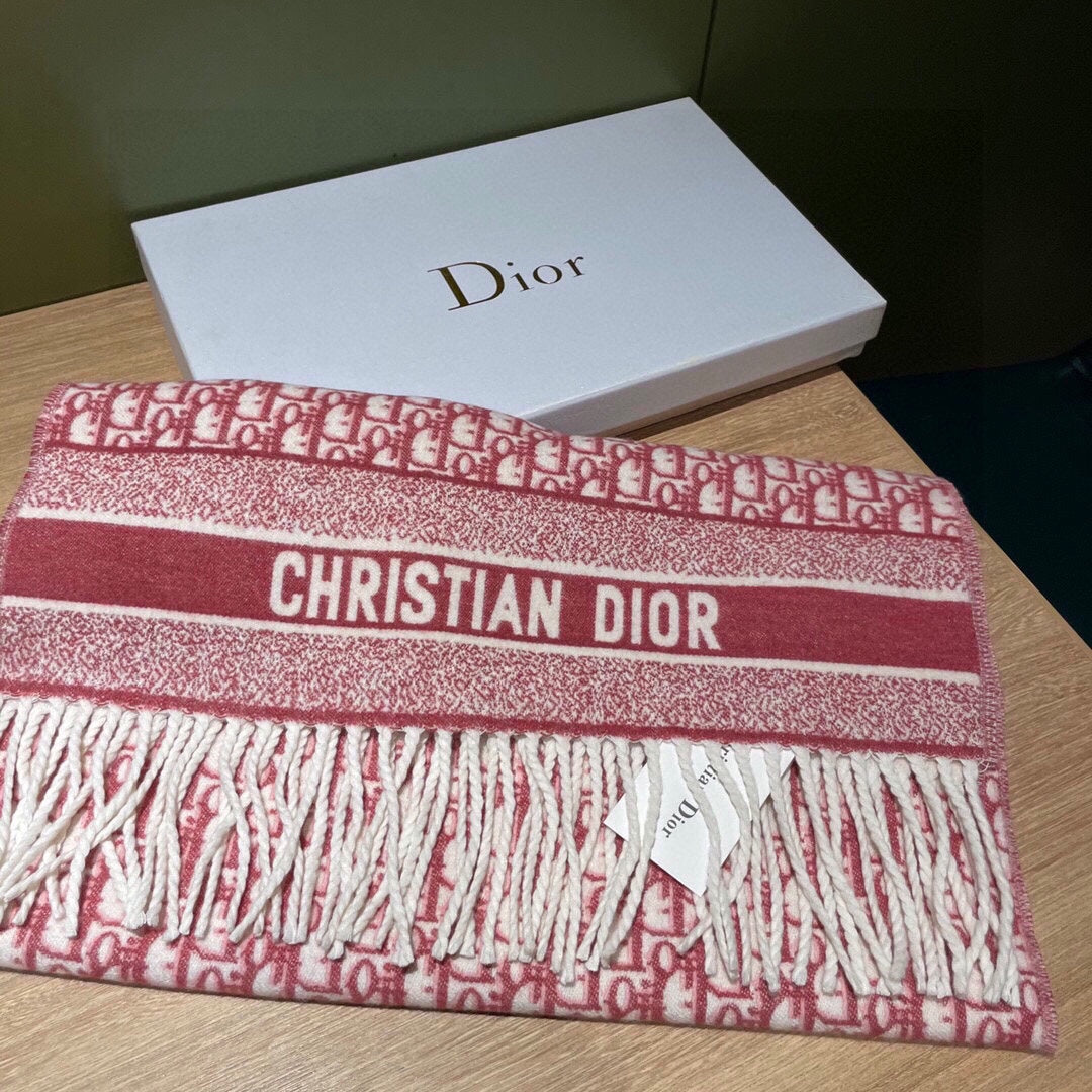 Classic jacquard cashmere scarf