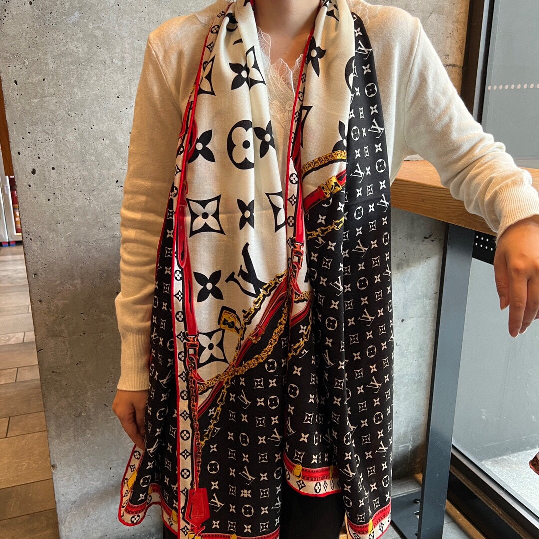 Printed double-sided scarf