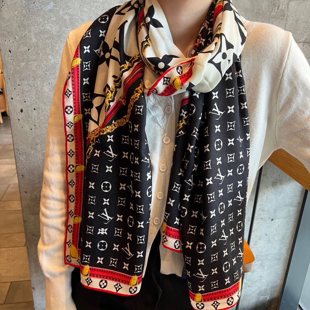 Printed double-sided scarf