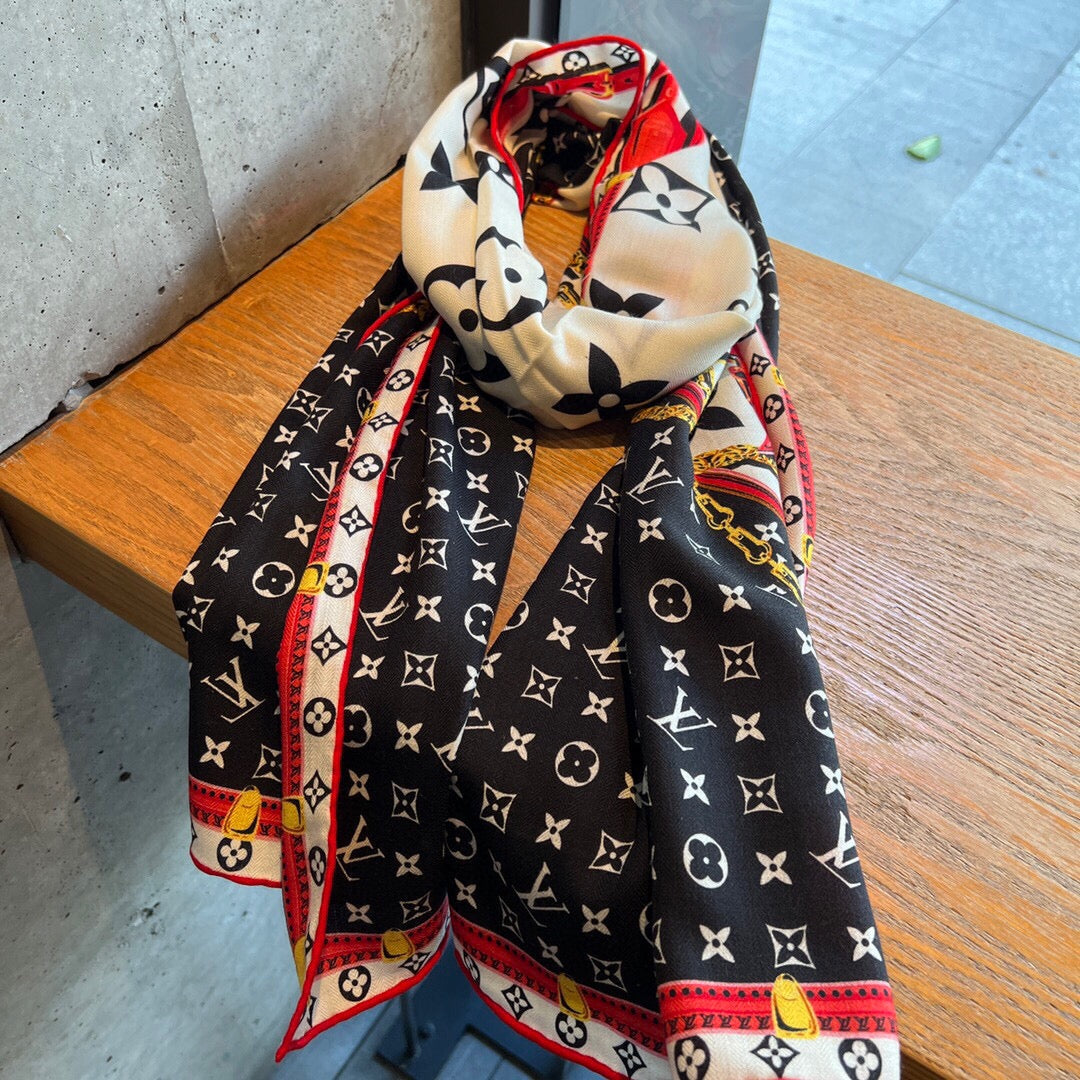 Printed double-sided scarf