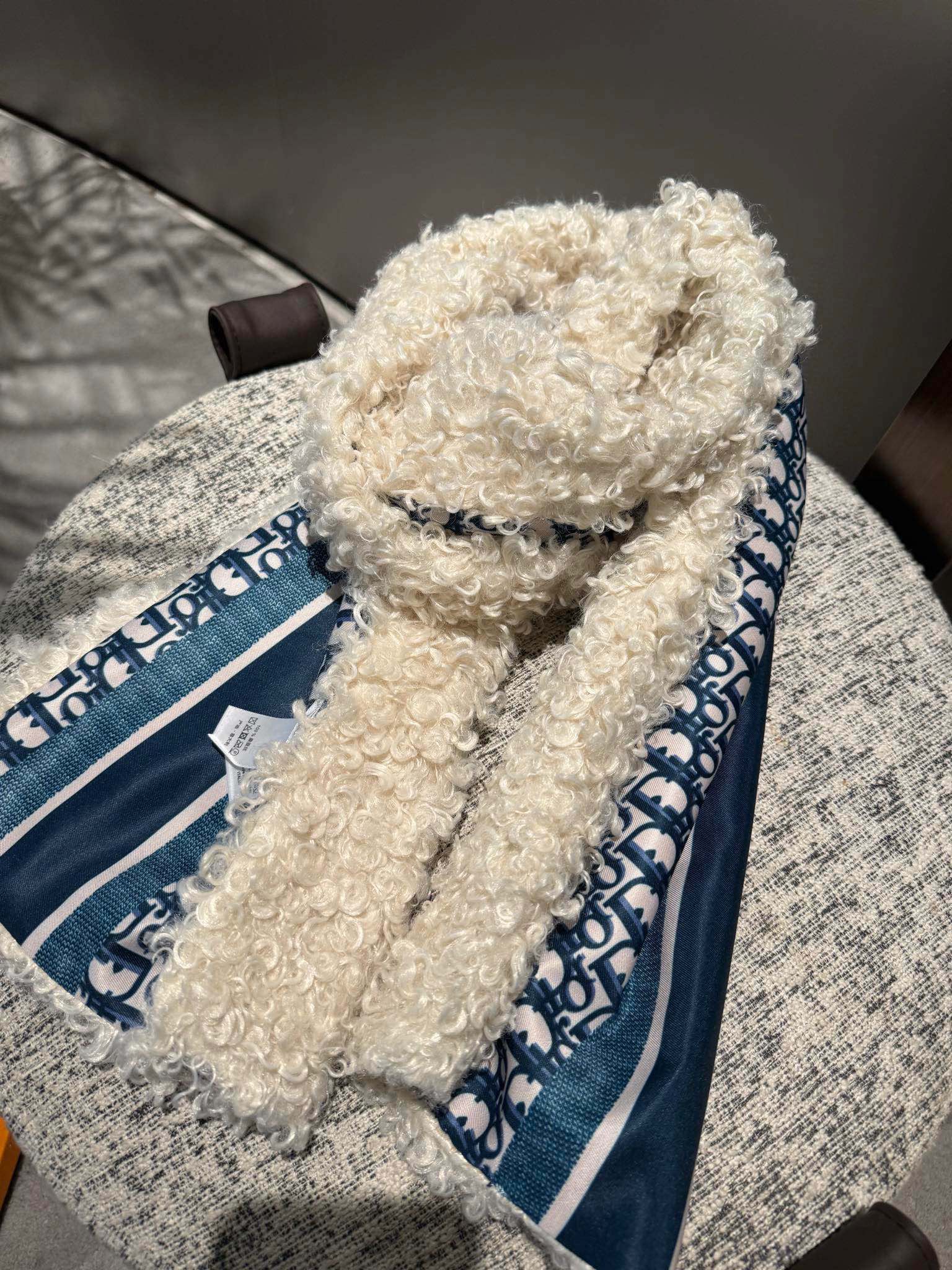 Woolen scarf