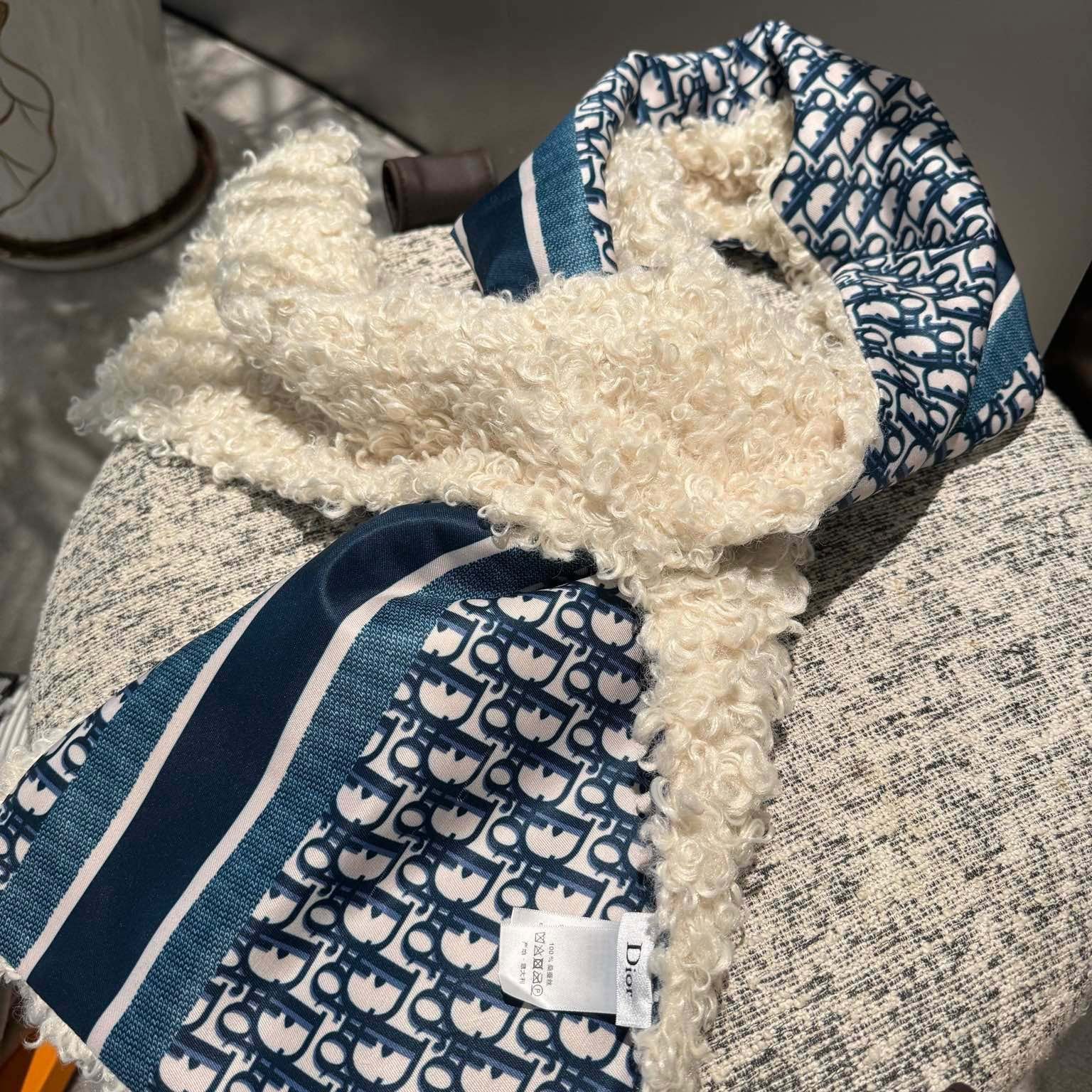 Woolen scarf