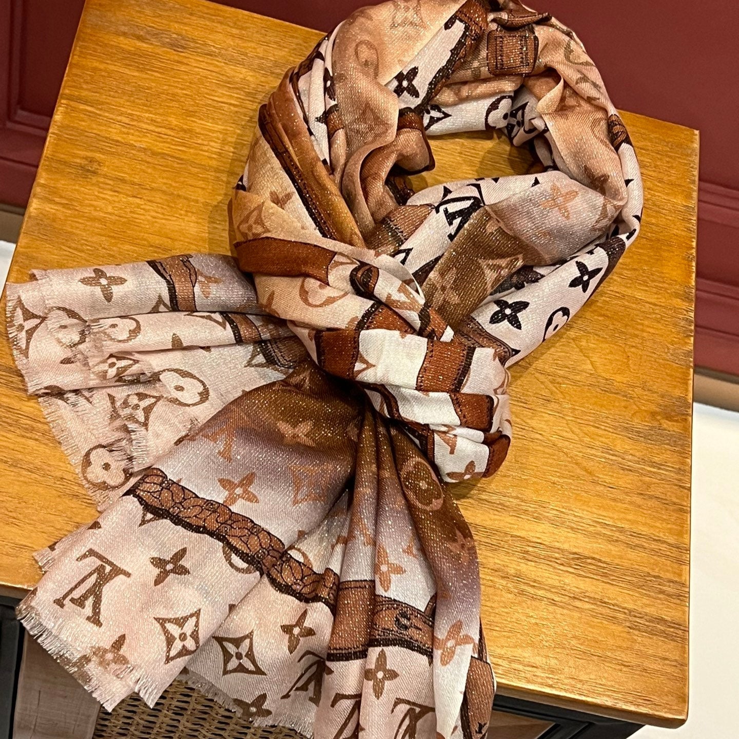 Limited edition cashmere scarf