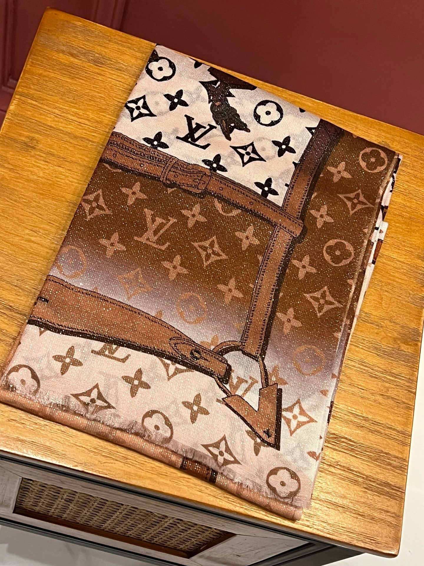 Limited edition cashmere scarf