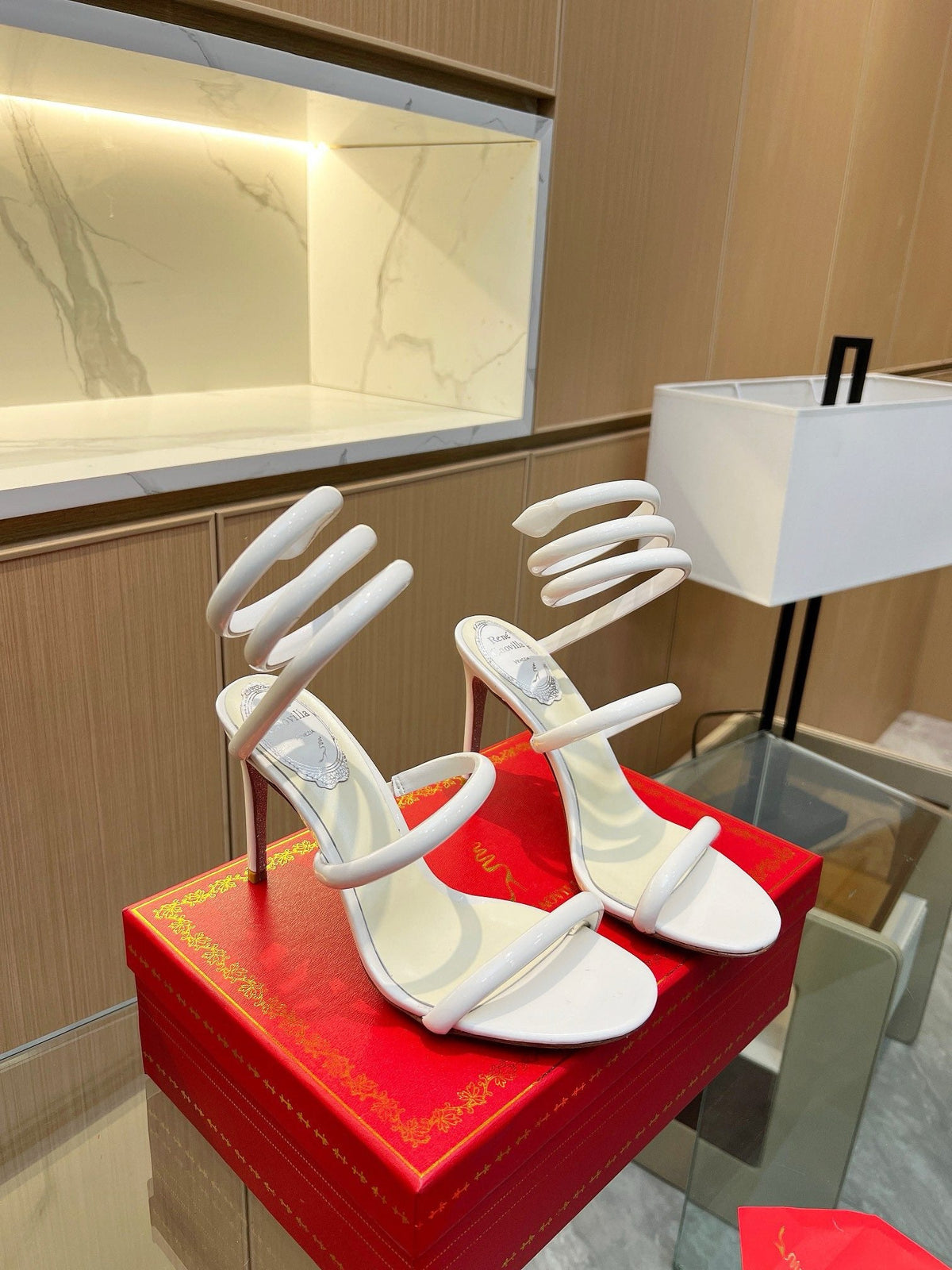 Samt-Schlangensandalen mit Kristallverzierung
