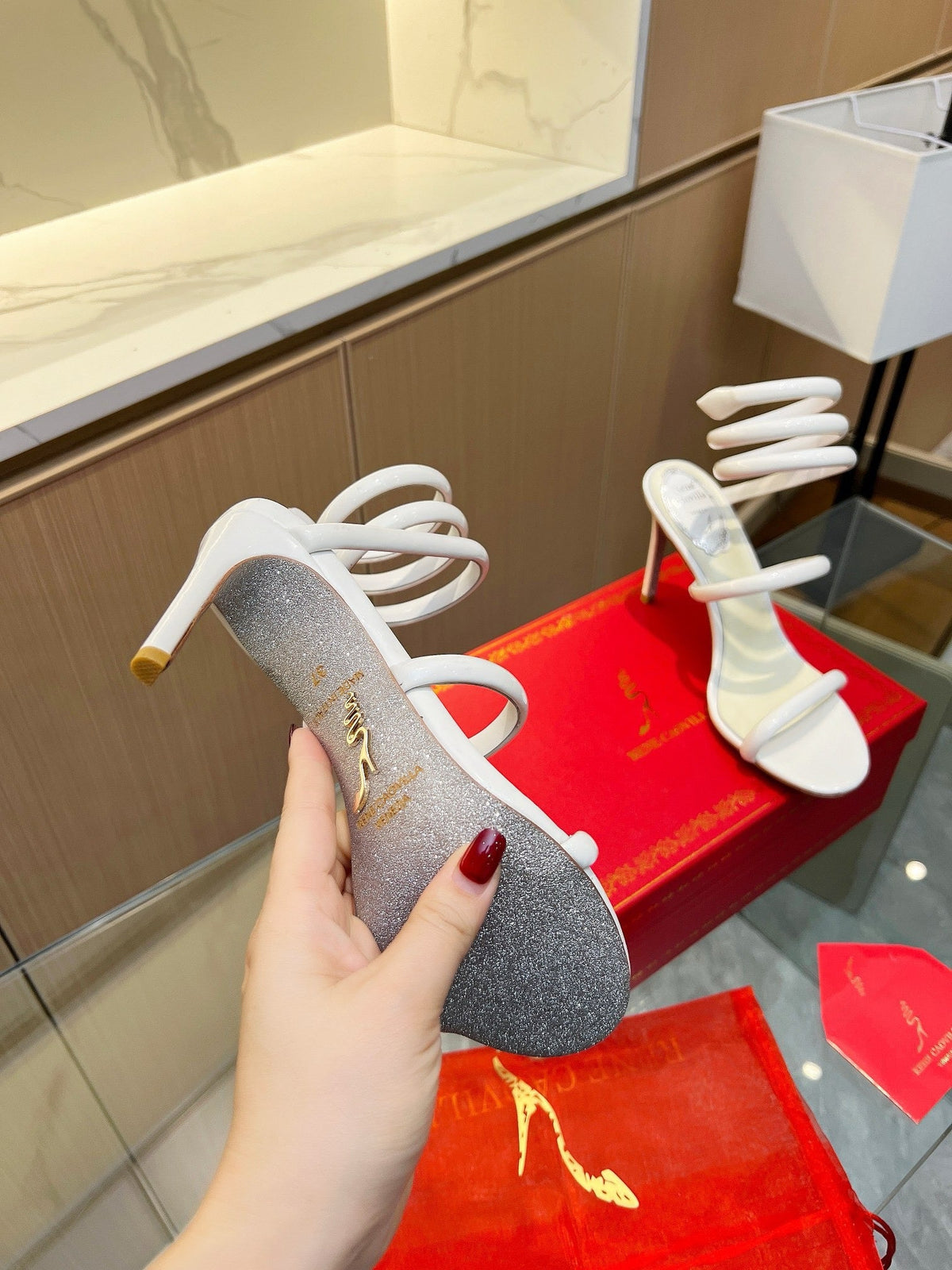 Samt-Schlangensandalen mit Kristallverzierung