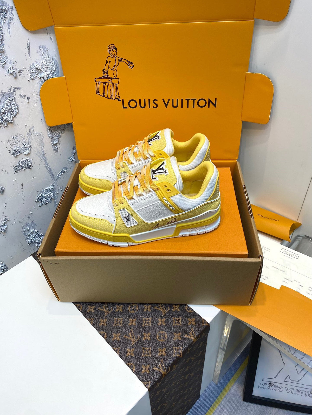 High-end Italian leather urban sneakers