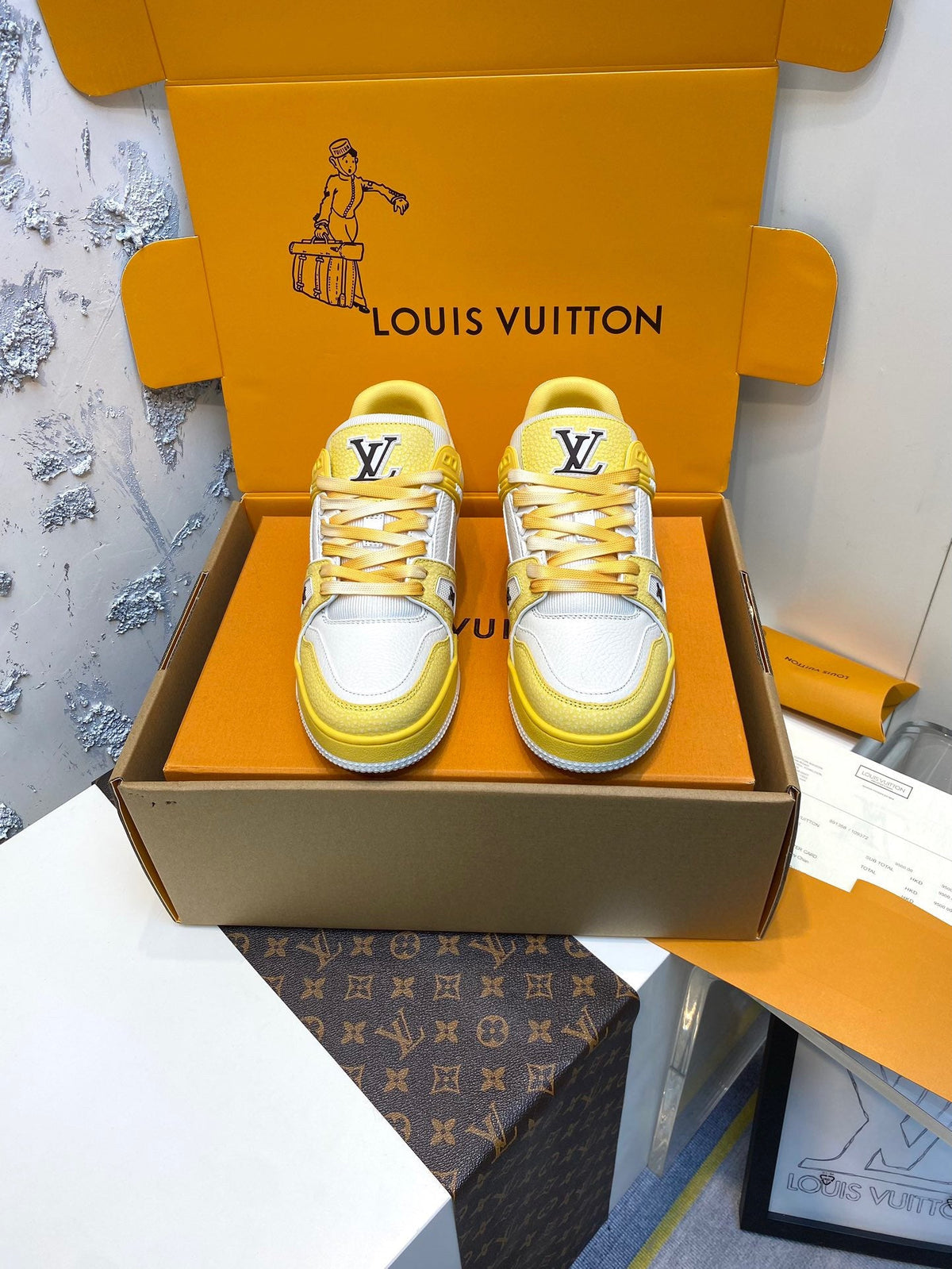 High-end Italian leather urban sneakers