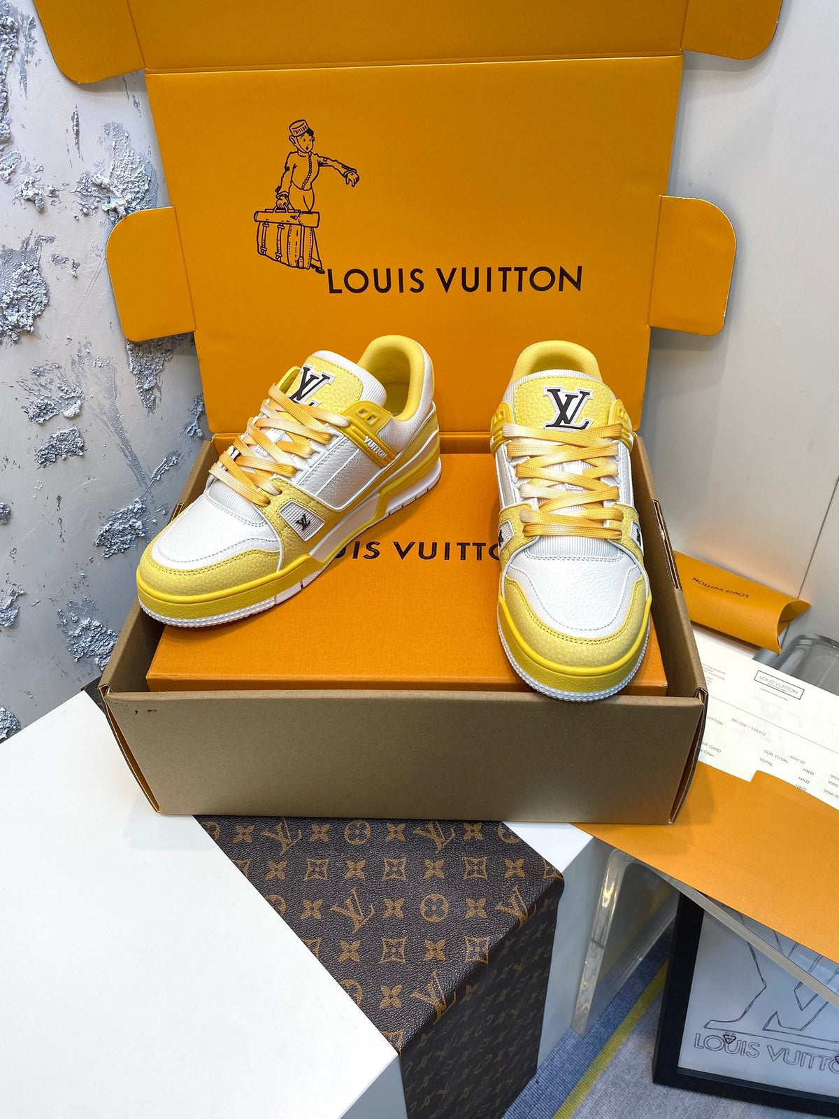 High-end Italian leather urban sneakers