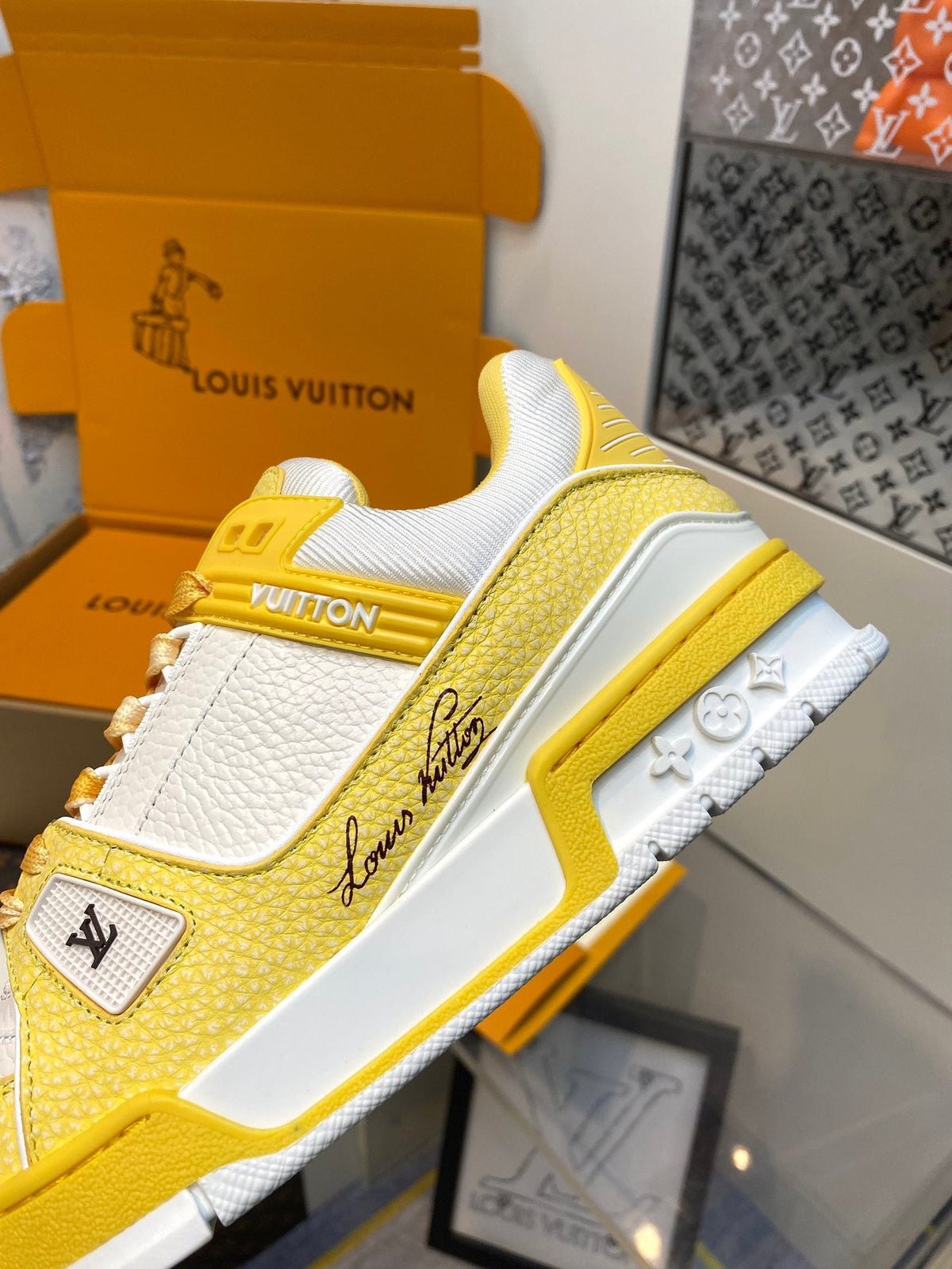 High-end Italian leather urban sneakers