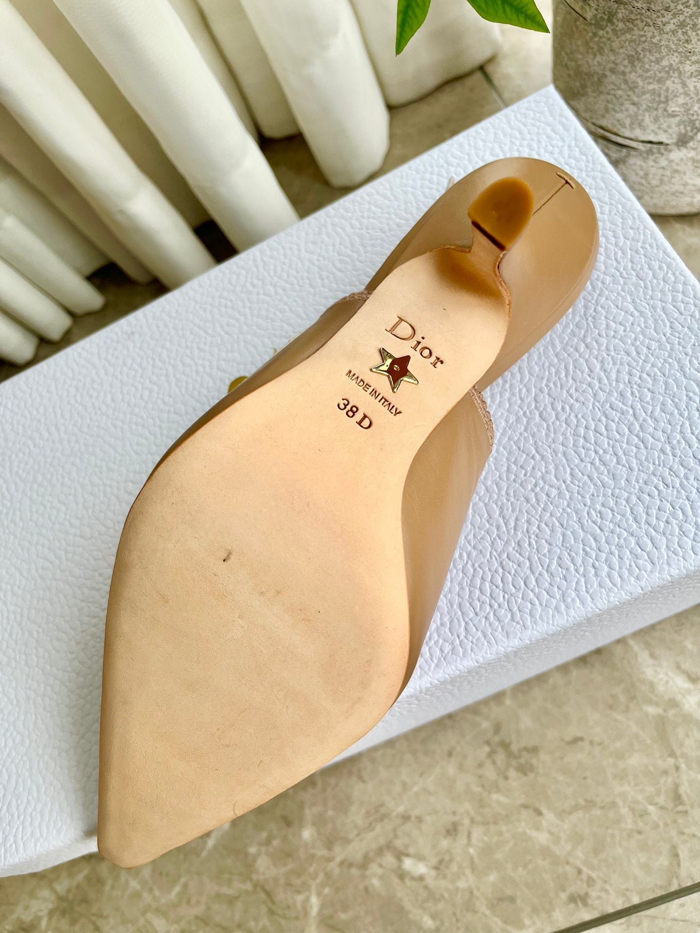 Tacones de salón con jacquard bordado
