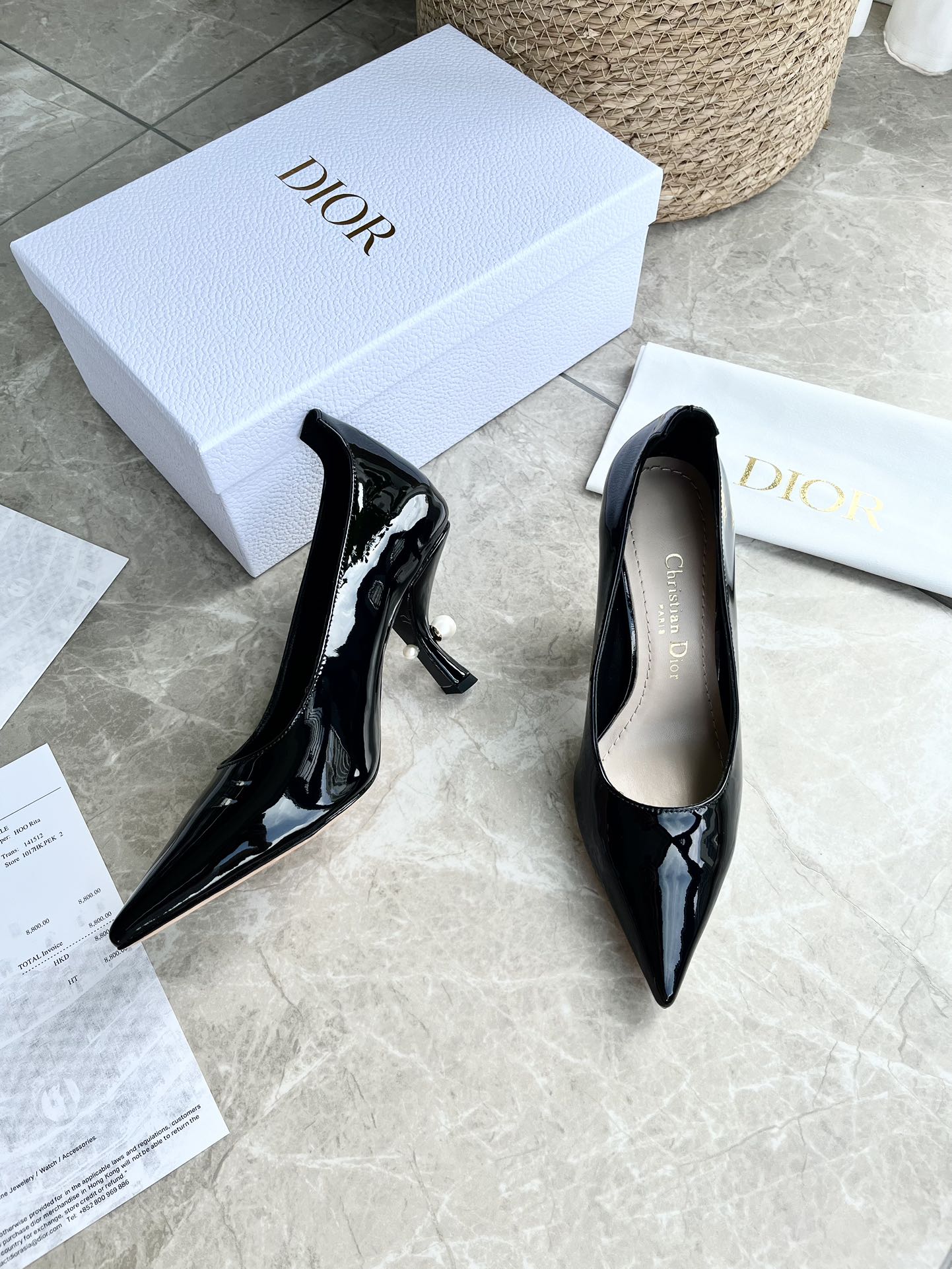 Tacones con logotipo de perlas tribales