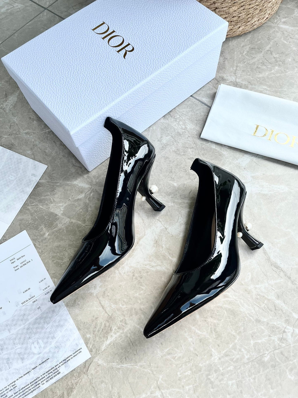 Tacones con logotipo de perlas tribales