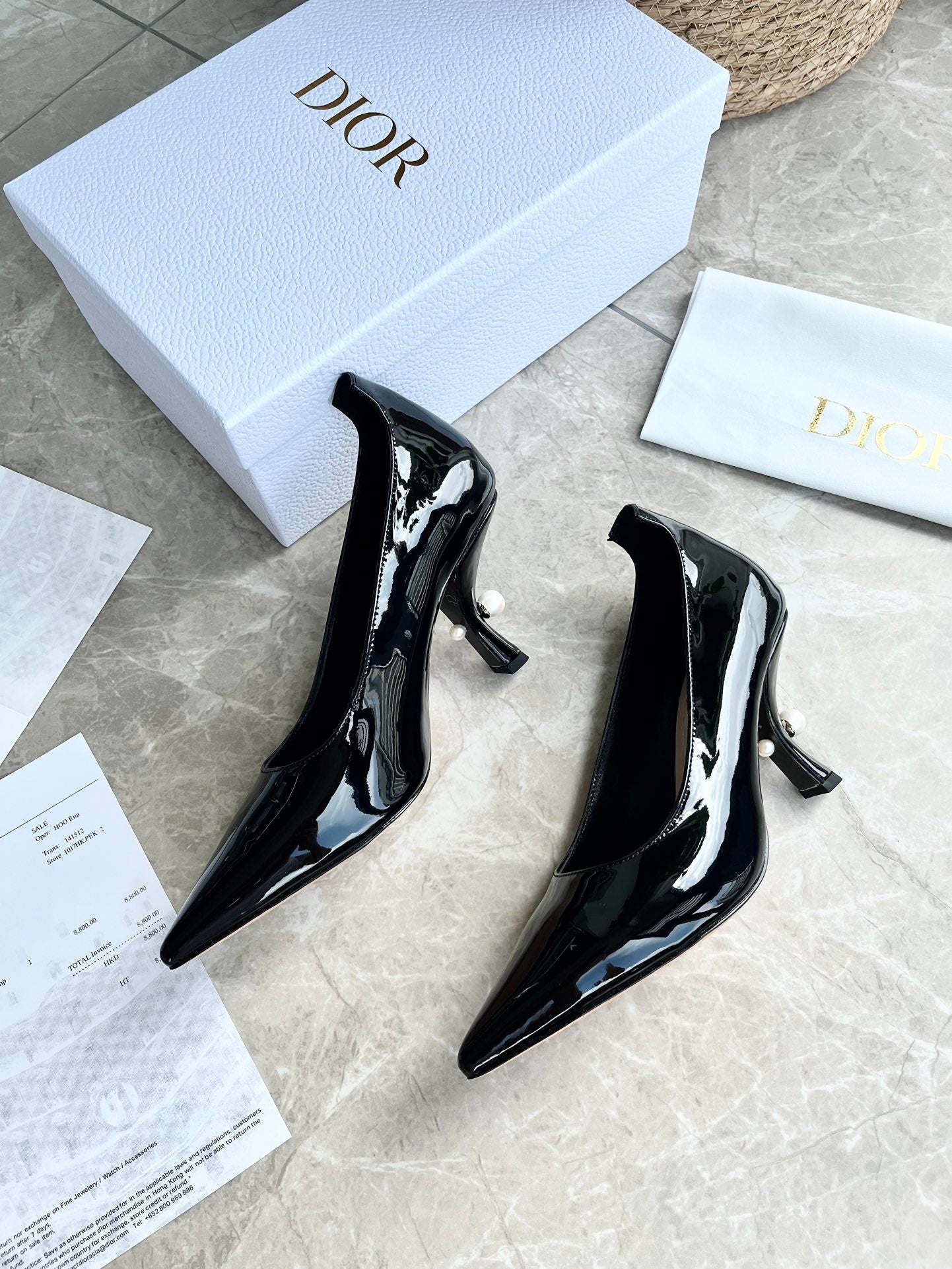 Tacones con logotipo de perlas tribales