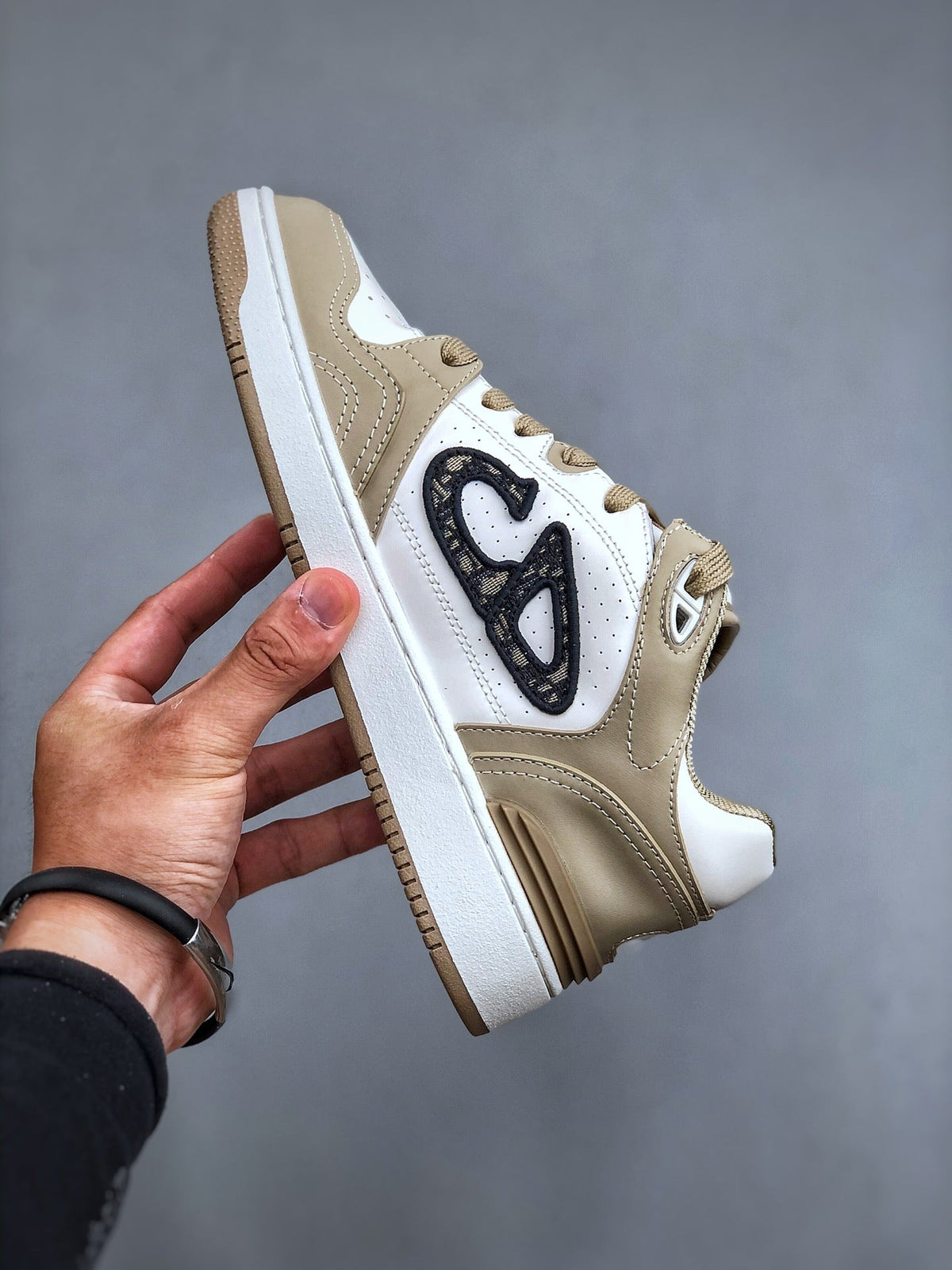 Vom B57 inspirierte Low-Top-Sneaker