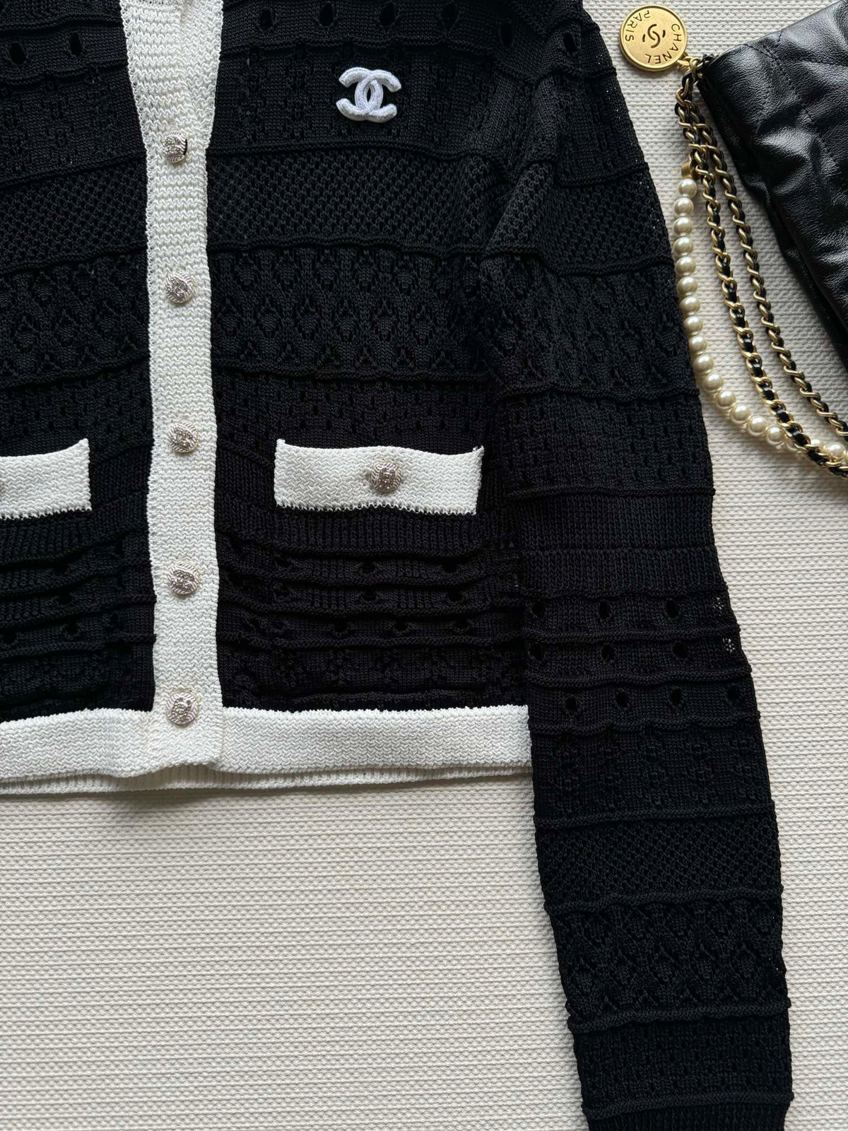 Cardigan aus Kontraststrick
