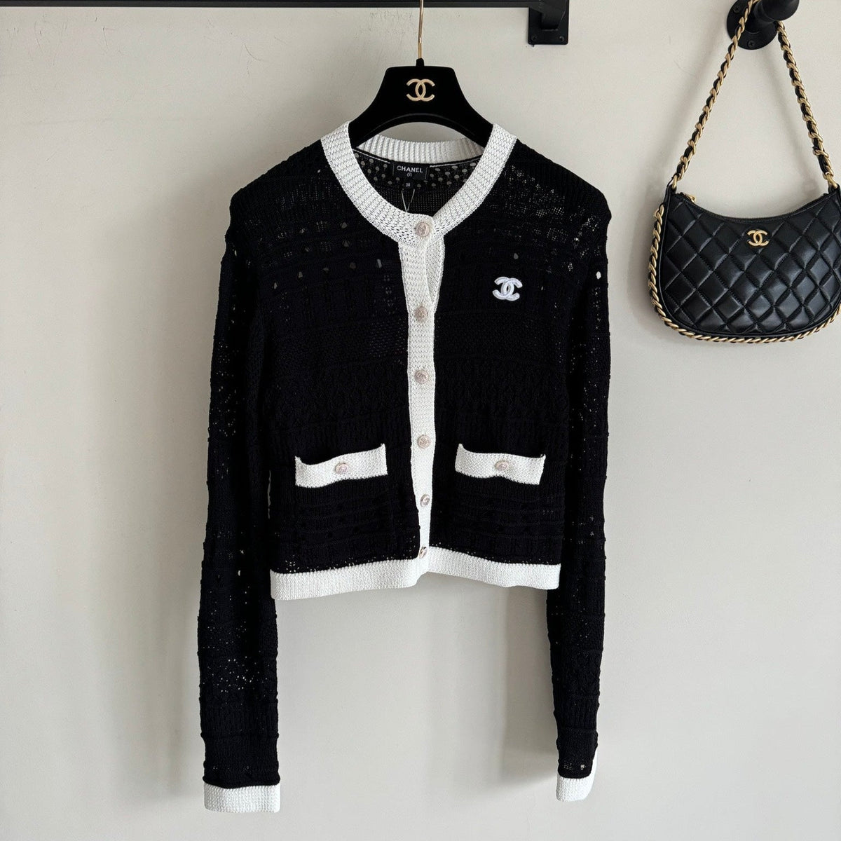 Cardigan aus Kontraststrick