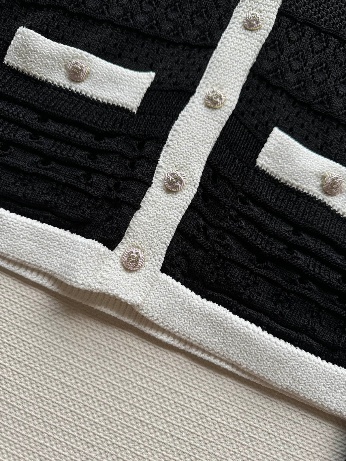 Cardigan aus Kontraststrick
