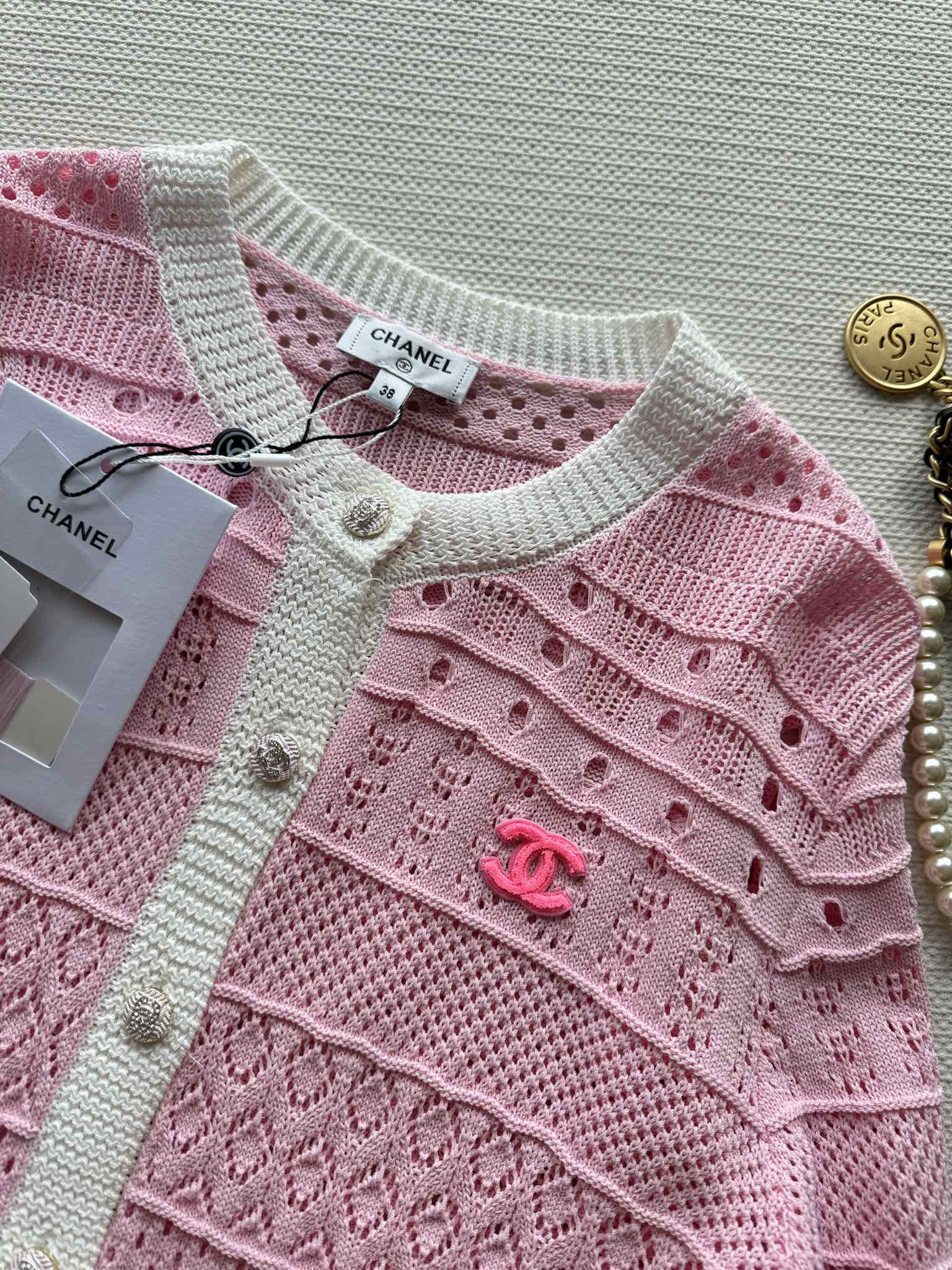 Kontrastierende Strickjacke