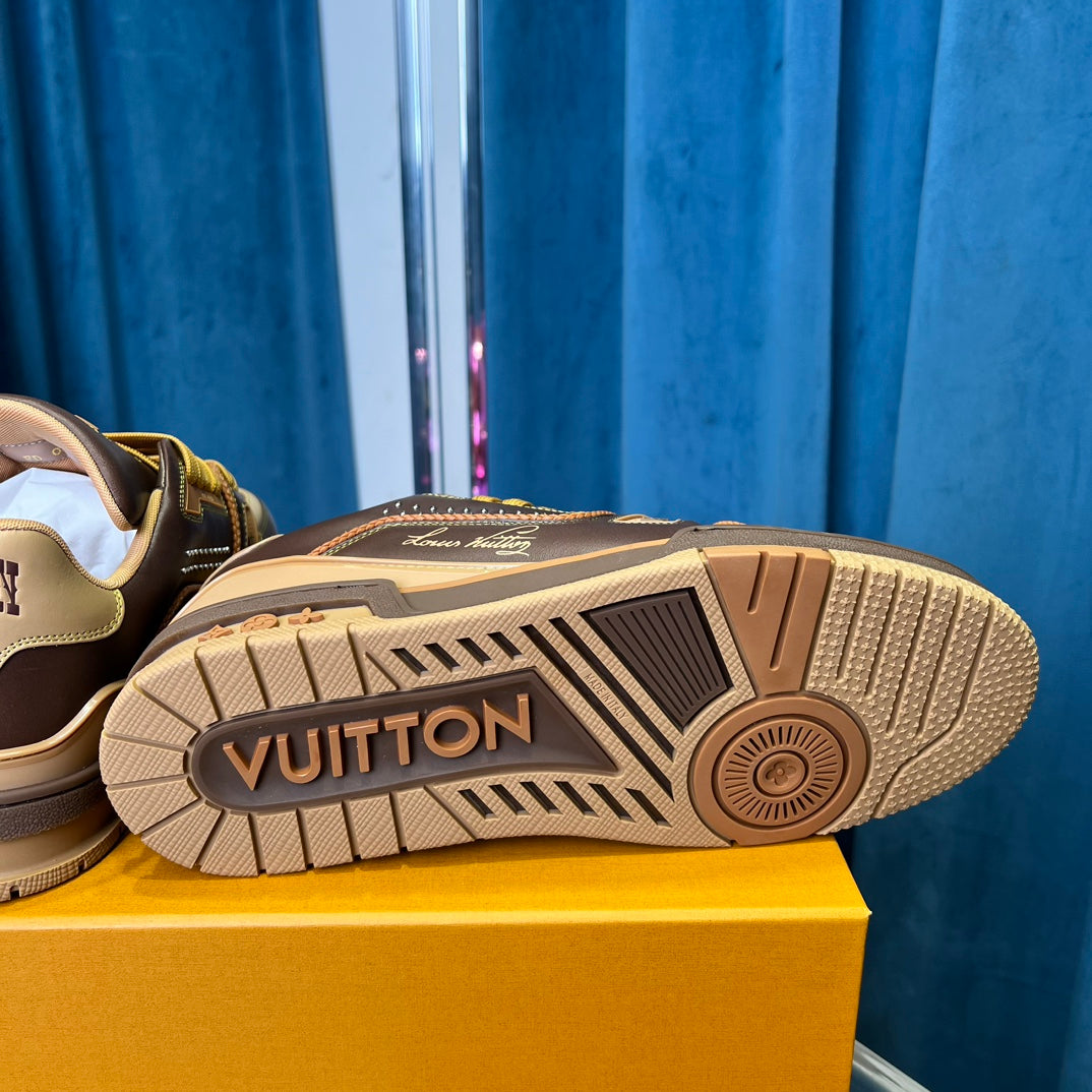 Matching premium leather sneakers