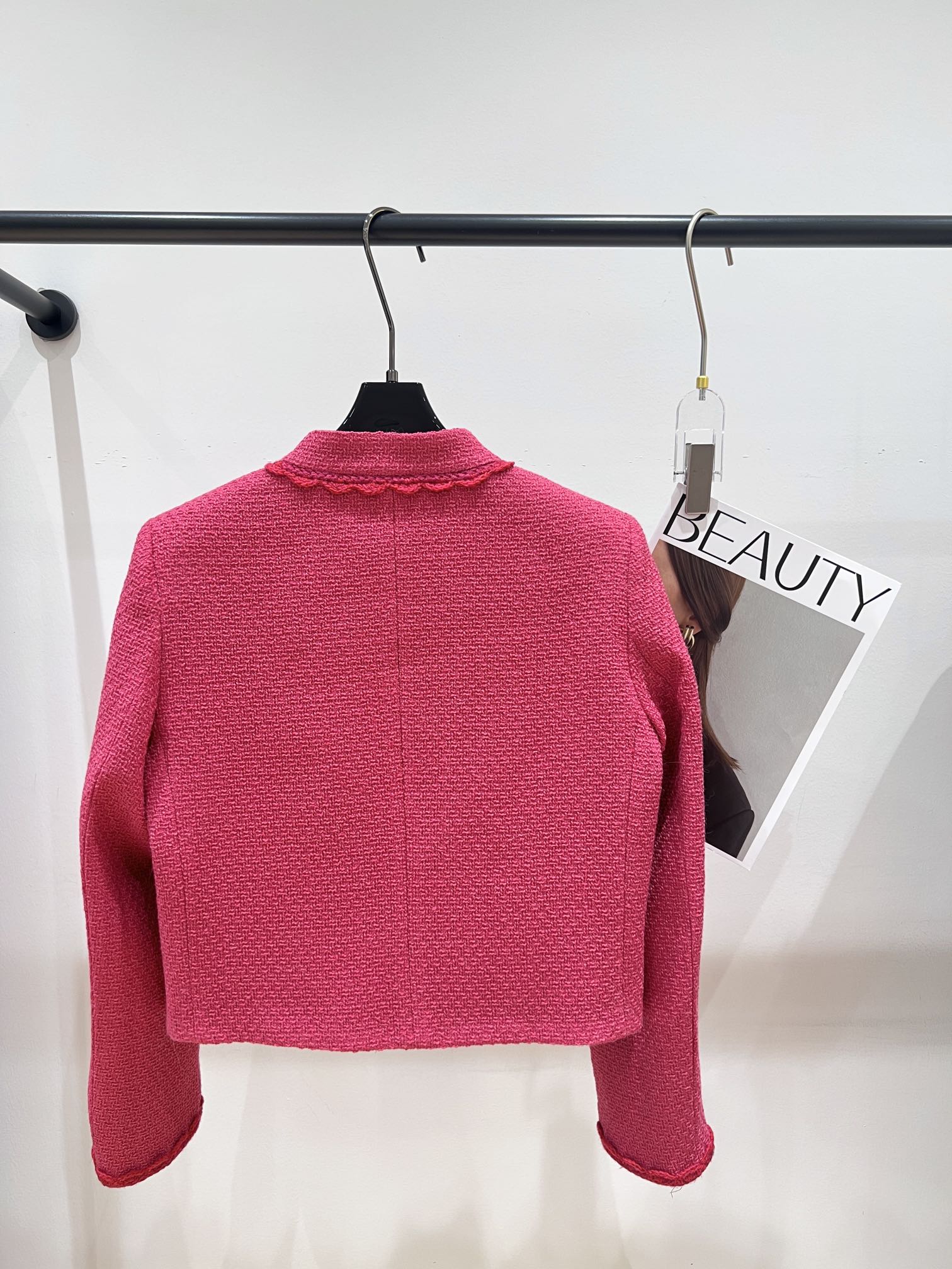 Short jacket with rose detail