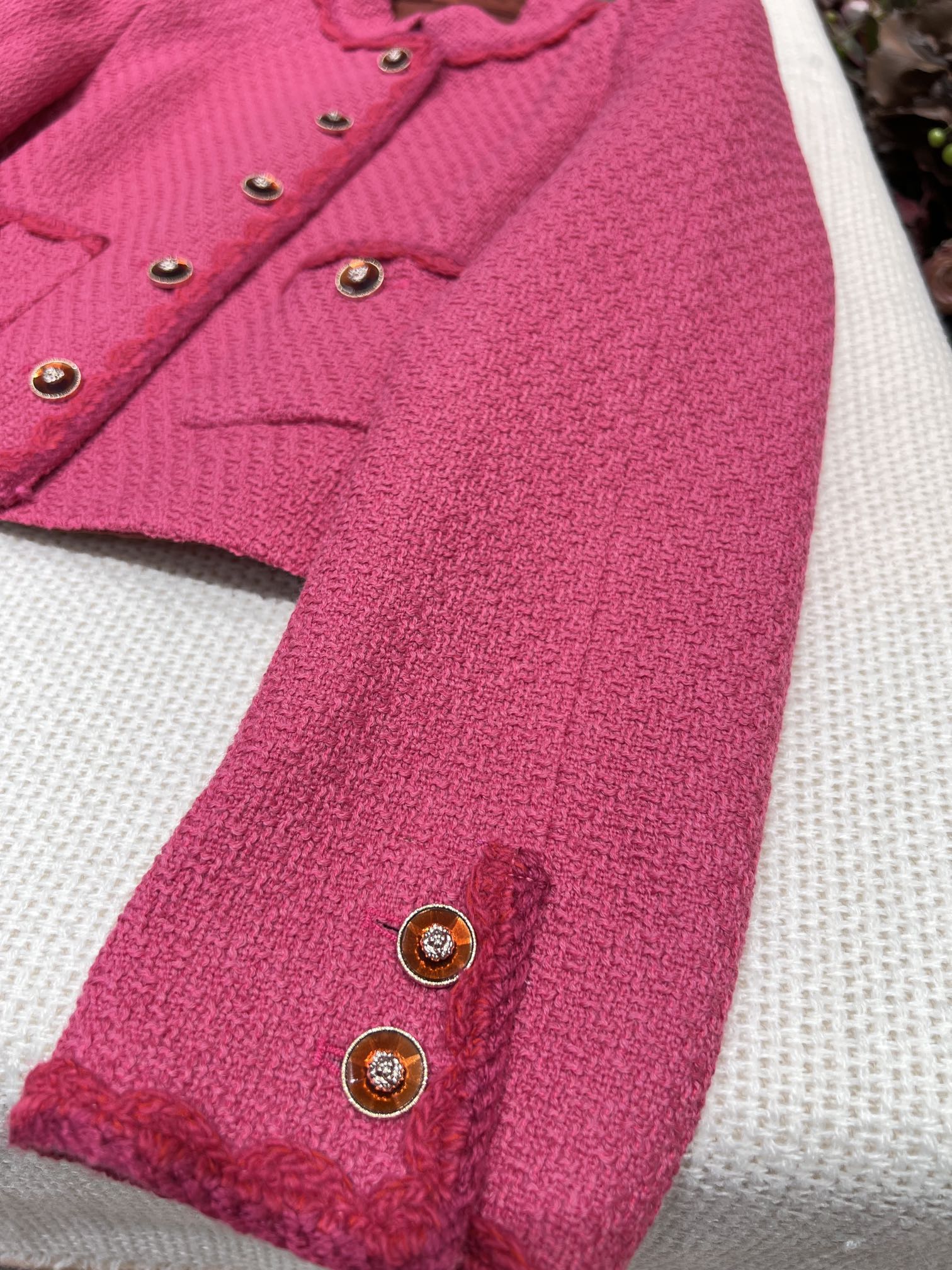 Short jacket with rose detail