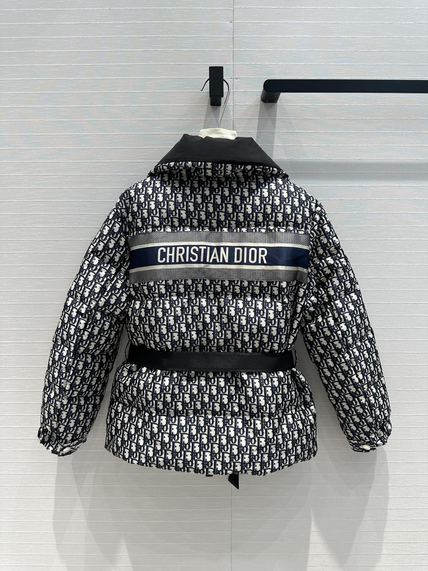 Chaqueta técnica de plumón de cuello alto