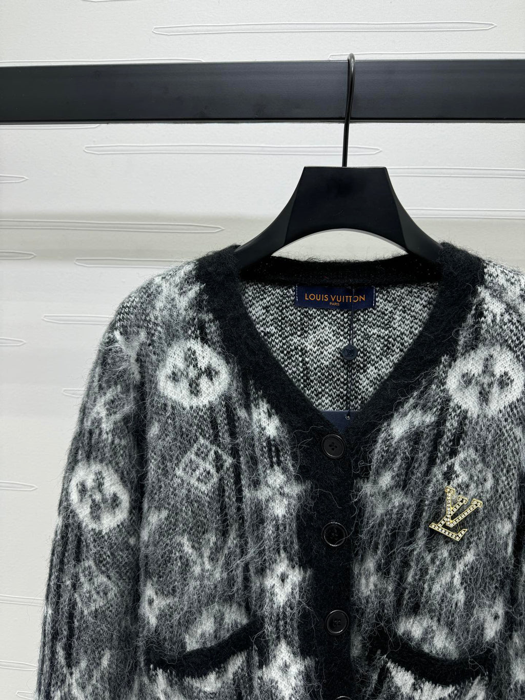 Strickjacke mit Monogramm