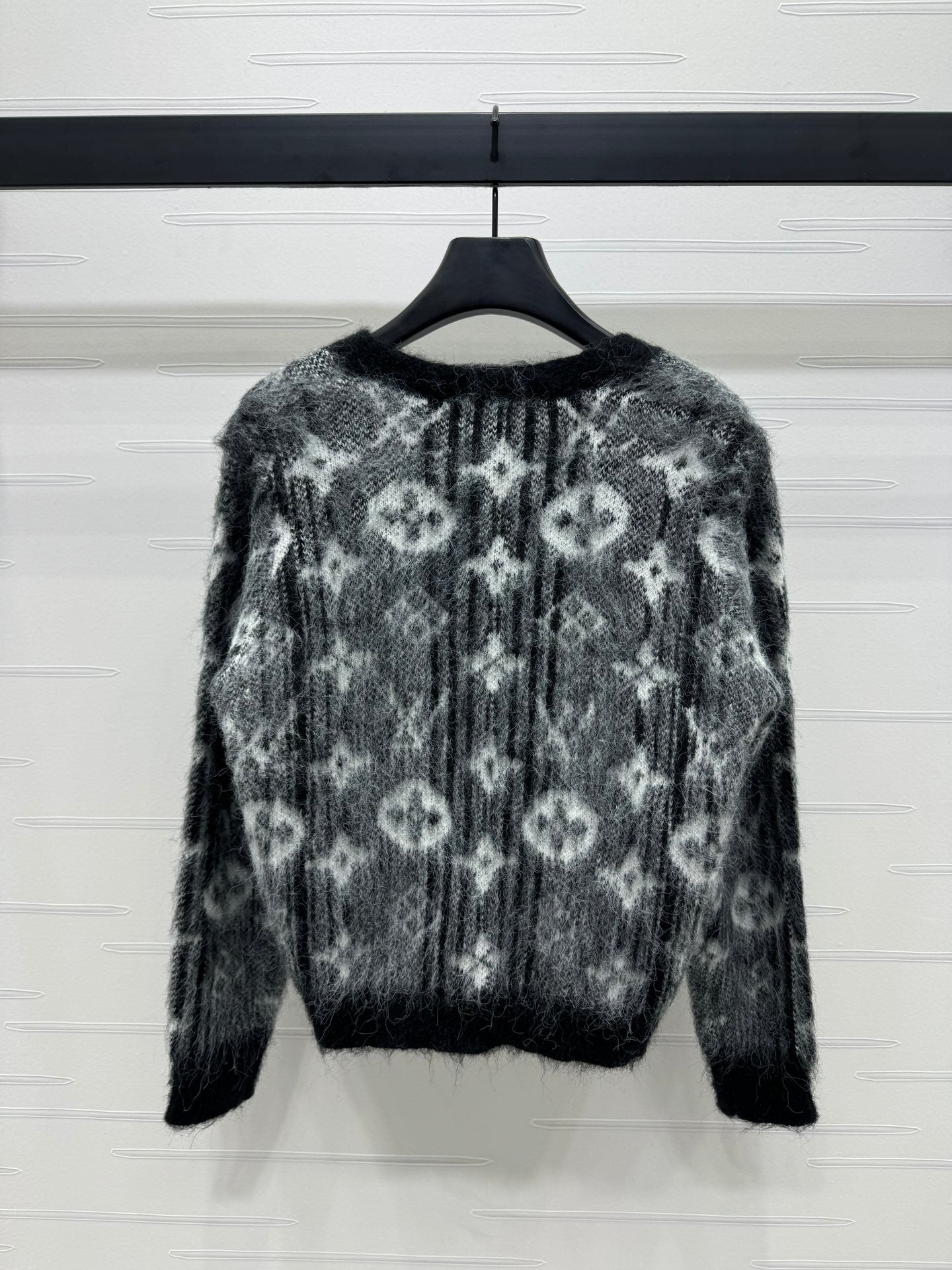Strickjacke mit Monogramm