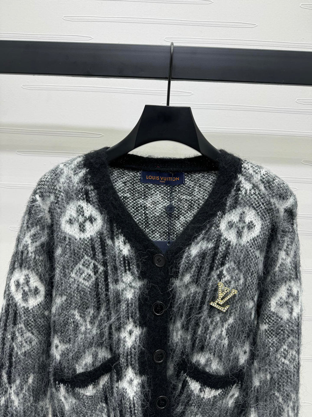 Strickjacke mit Monogramm