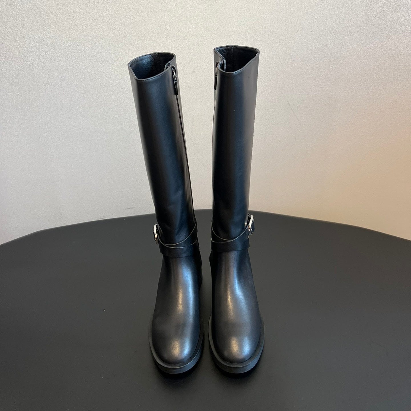 Botas de mujer de ante y piel de becerro con hebilla