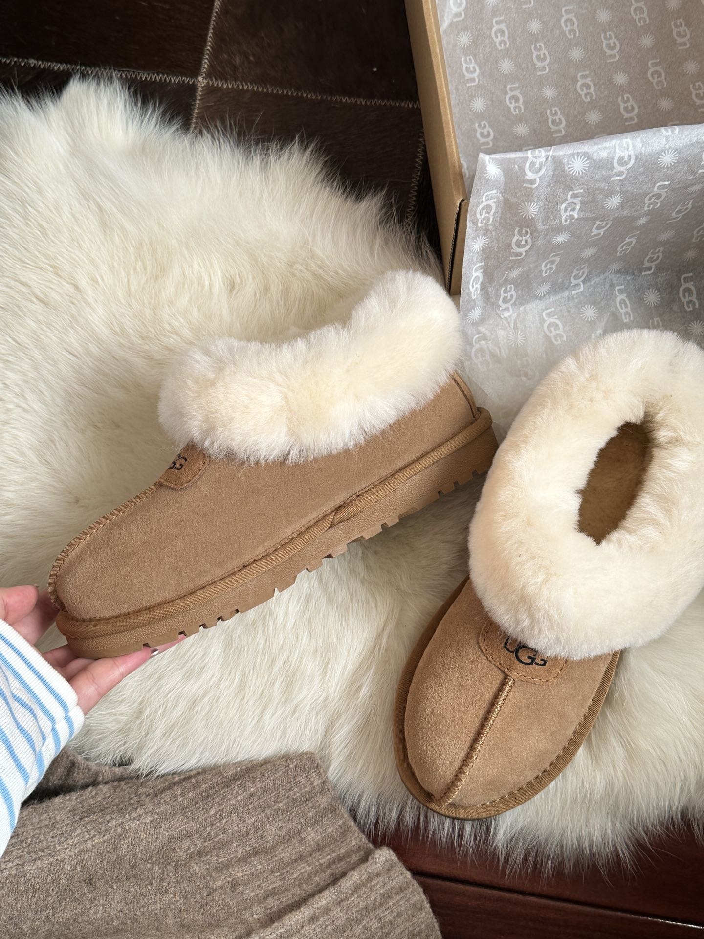 Niedrige Lammfell-Stiefel für Damen