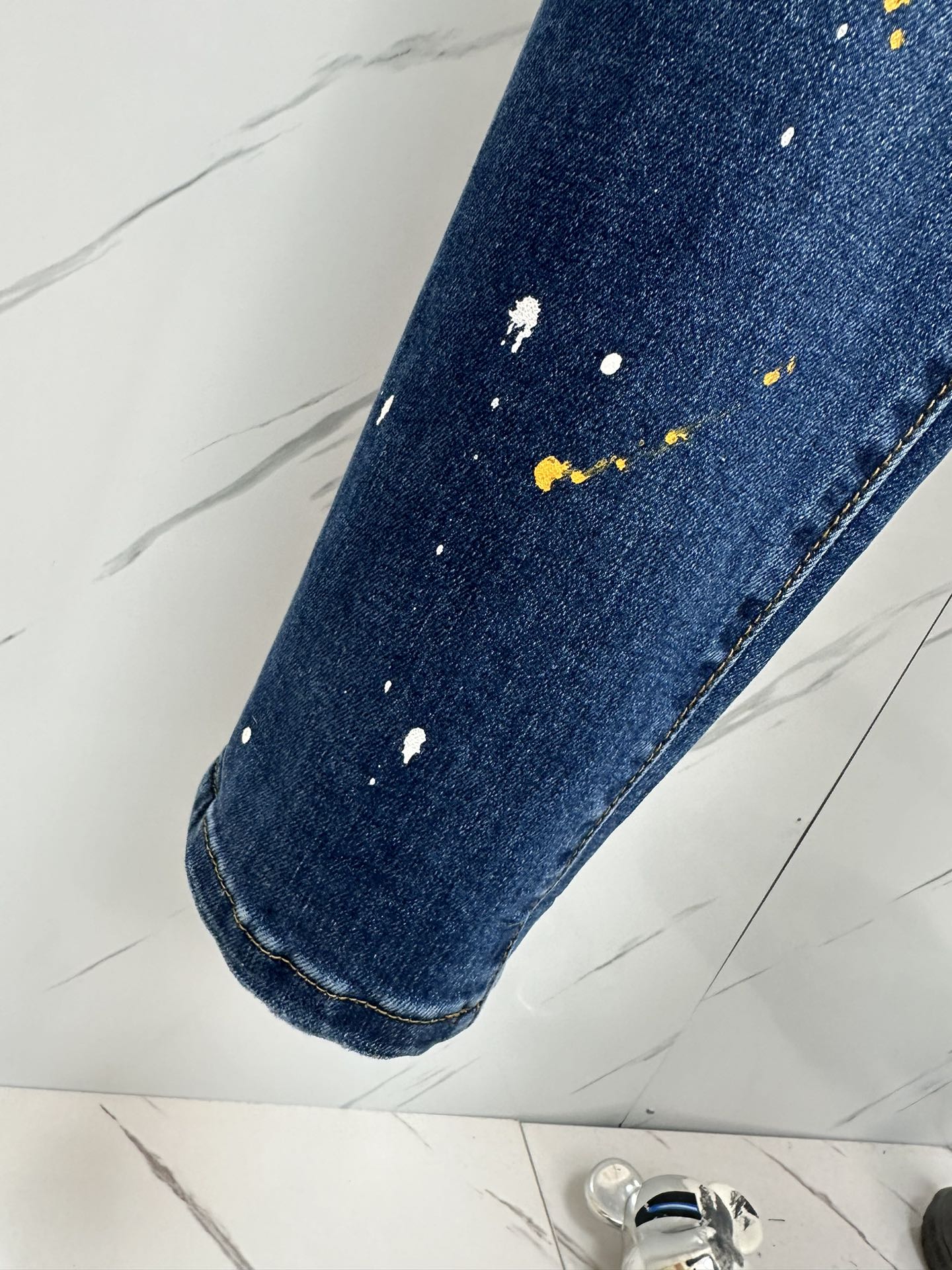Pantalones vaqueros de mezclilla lavada premium para hombre