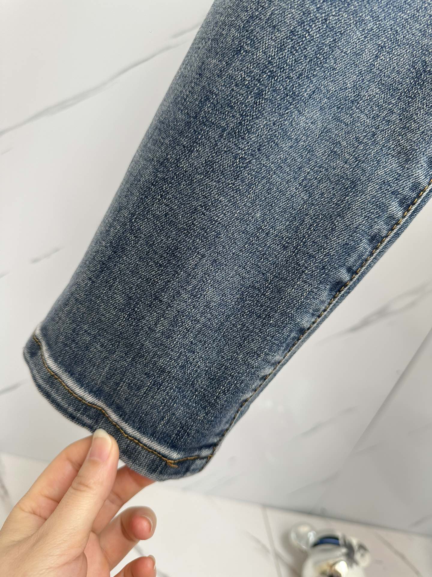 Pantalones vaqueros de mezclilla lavada de diseñador para hombre