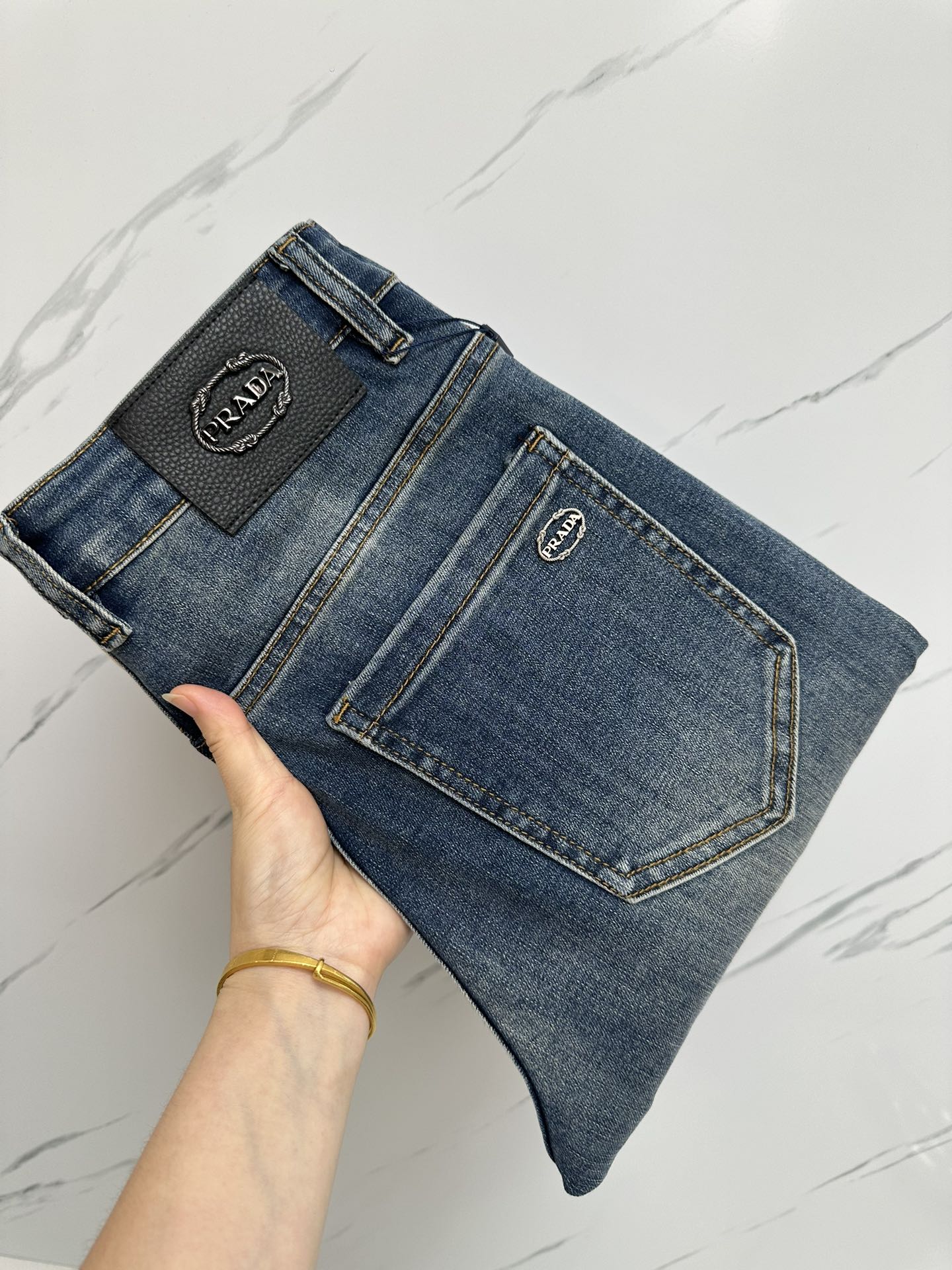 Pantalones vaqueros de mezclilla lavada premium para hombre