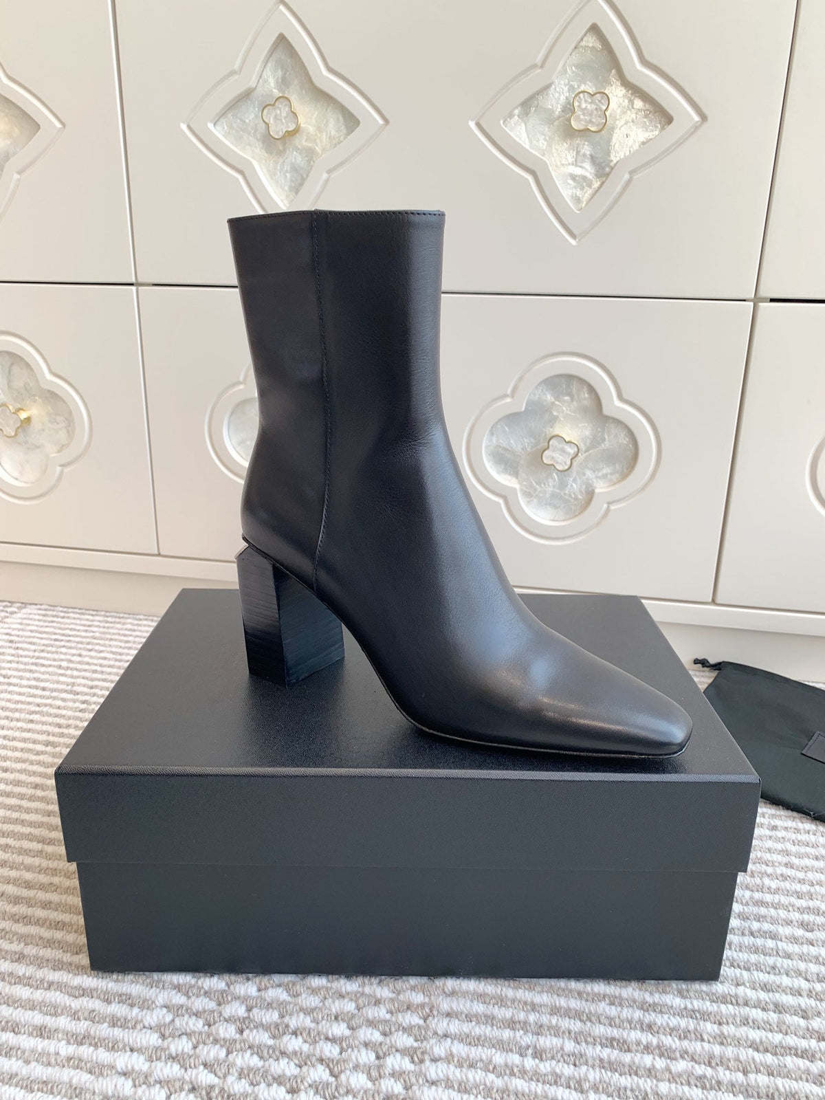 Damen-Stiefeletten mit eckiger Zehenpartie
