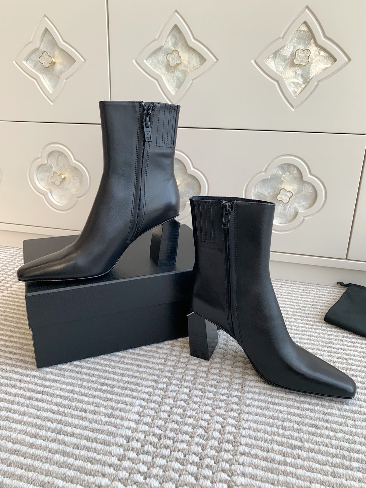 Damen-Stiefeletten mit eckiger Zehenpartie